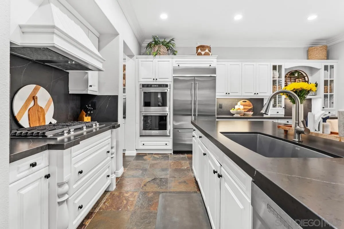 https://cdn.realtyfeed.com/cdn/127/250039101/92bafa29fb0f7ae4d28cb53d1a5c087b.webp