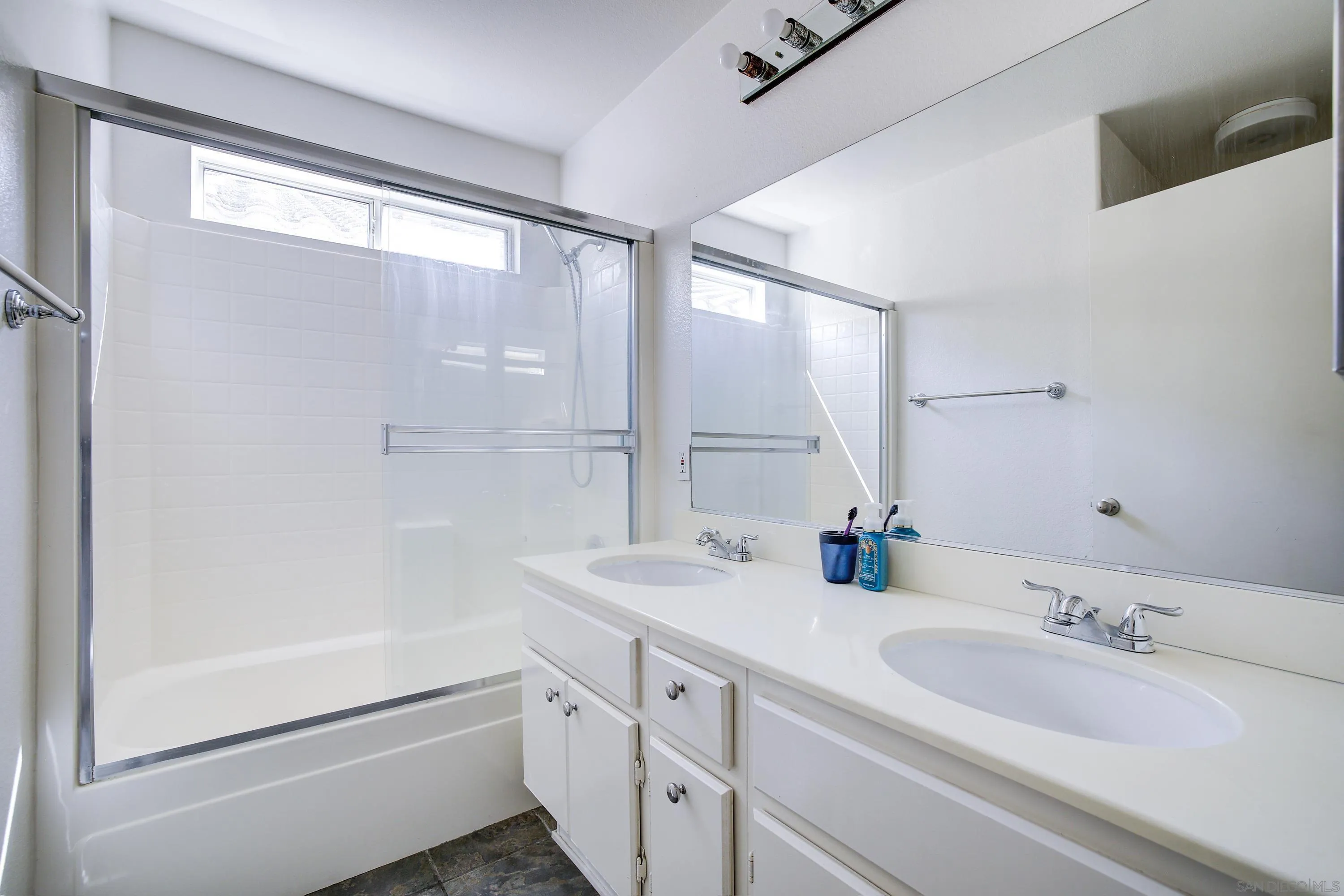 https://cdn.realtyfeed.com/cdn/127/250039106/793058d5bb99b7fbb979e959a2ad85d5.webp