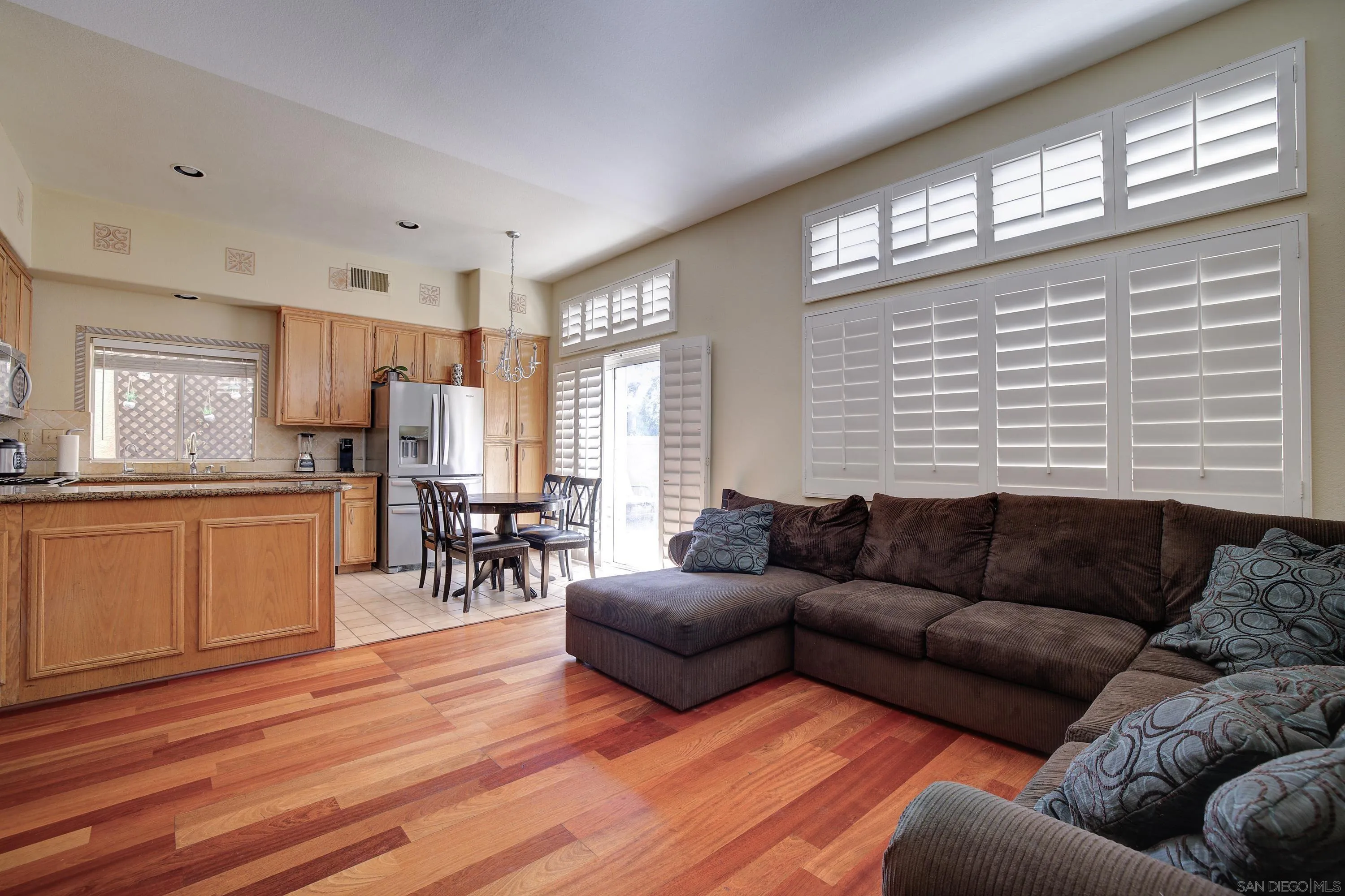 https://cdn.realtyfeed.com/cdn/127/250039106/c11a26ee5818312809192d11baa47182.webp