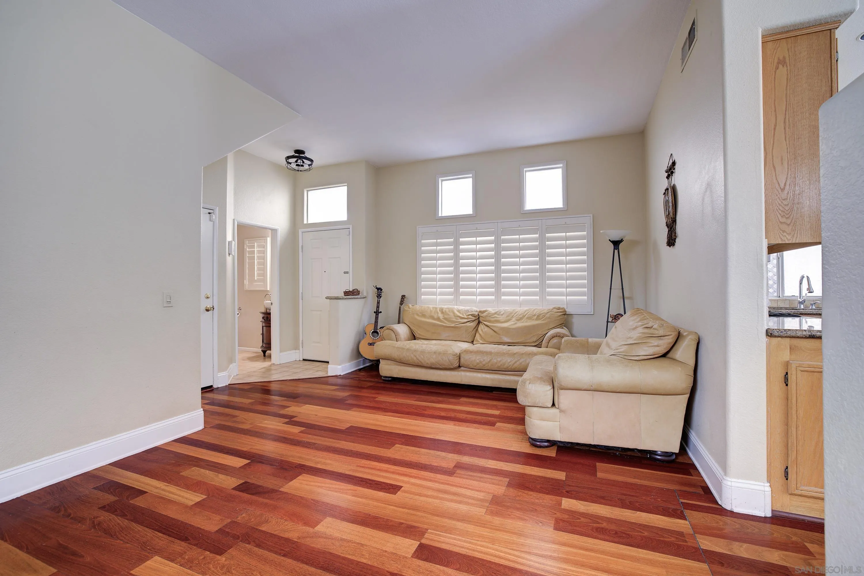 https://cdn.realtyfeed.com/cdn/127/250039106/c8681599c43418546f3459a662f33c48.webp