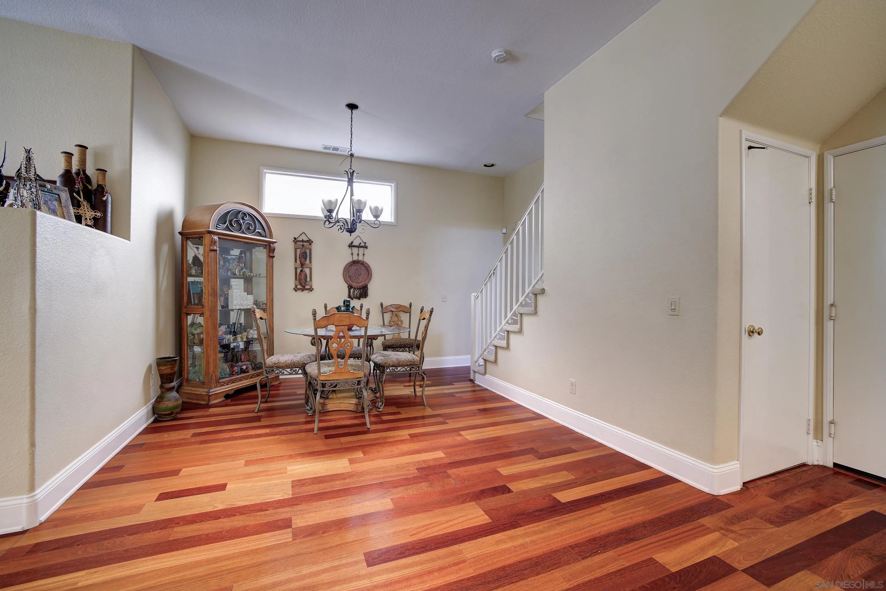 https://cdn.realtyfeed.com/cdn/127/250039106/cf1416416ed950d73c8420553b3b3fe1.webp