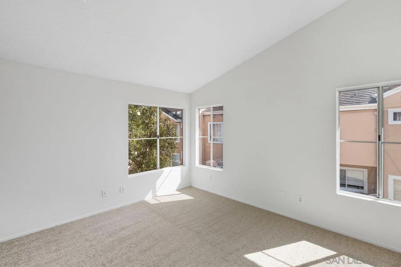 https://cdn.realtyfeed.com/cdn/127/250039114/95527f64e7057a2b9bcc7c21e206e20c.webp