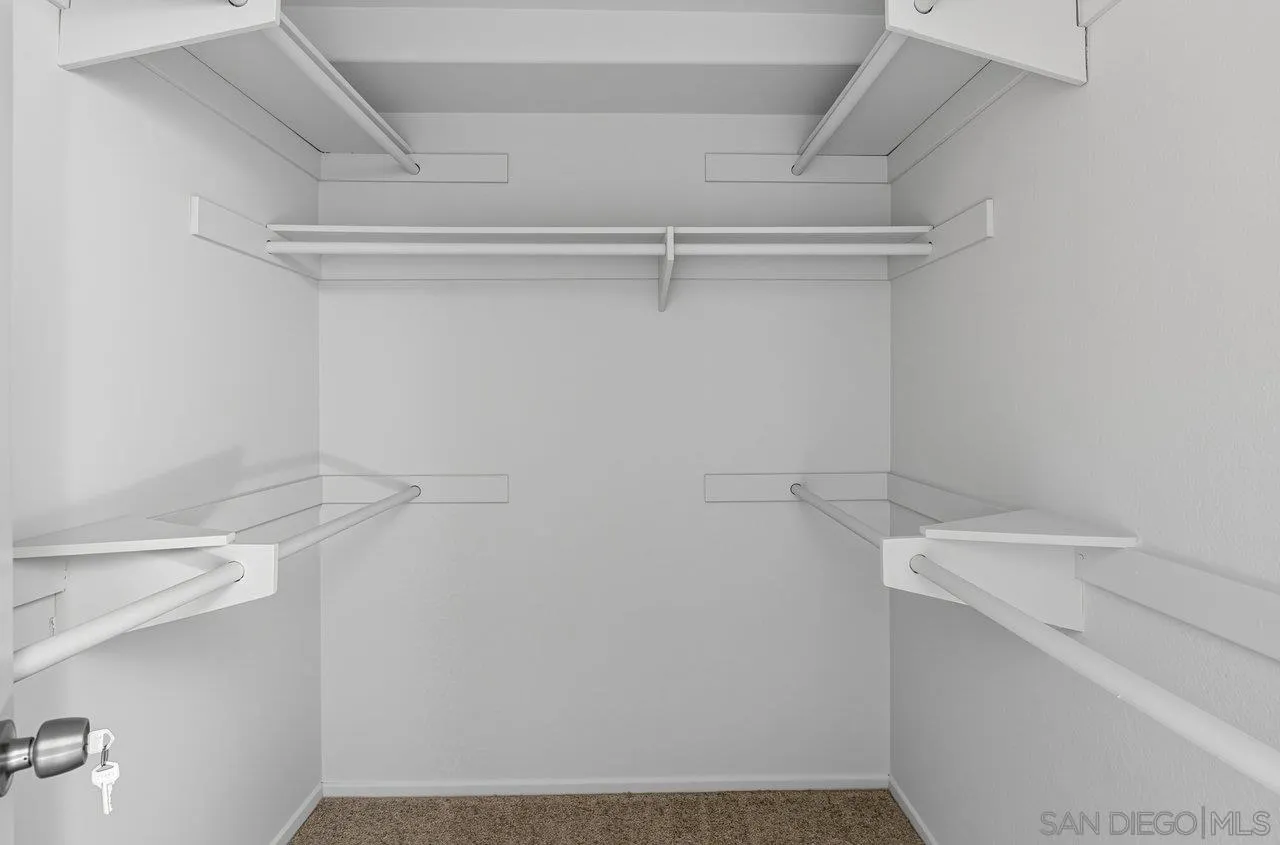 https://cdn.realtyfeed.com/cdn/127/250039114/d855f3626a3e78f67915a5f95d95c5c9.webp