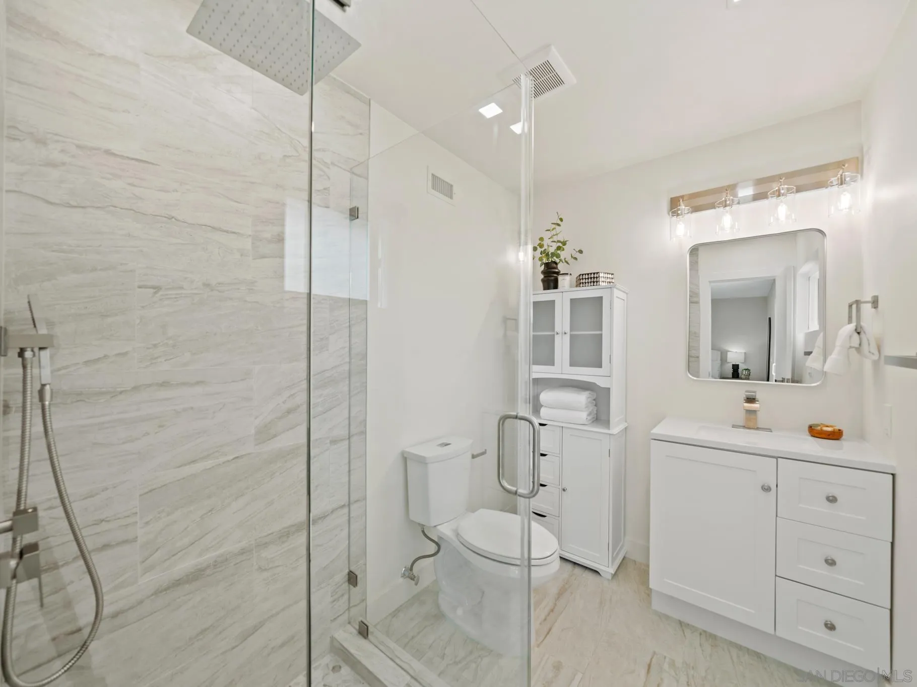 https://cdn.realtyfeed.com/cdn/127/250039117/e7cd0b2dd5e073938c895c57312f422f.webp