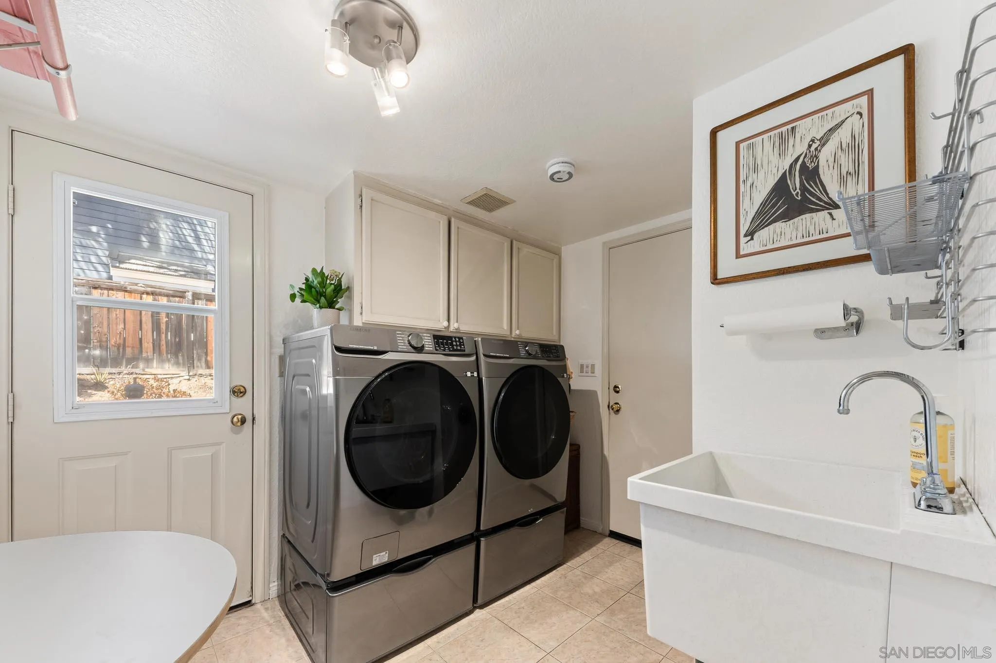 https://cdn.realtyfeed.com/cdn/127/250039125/0626da9e1f002be66d8f8664a6e3a6db.webp