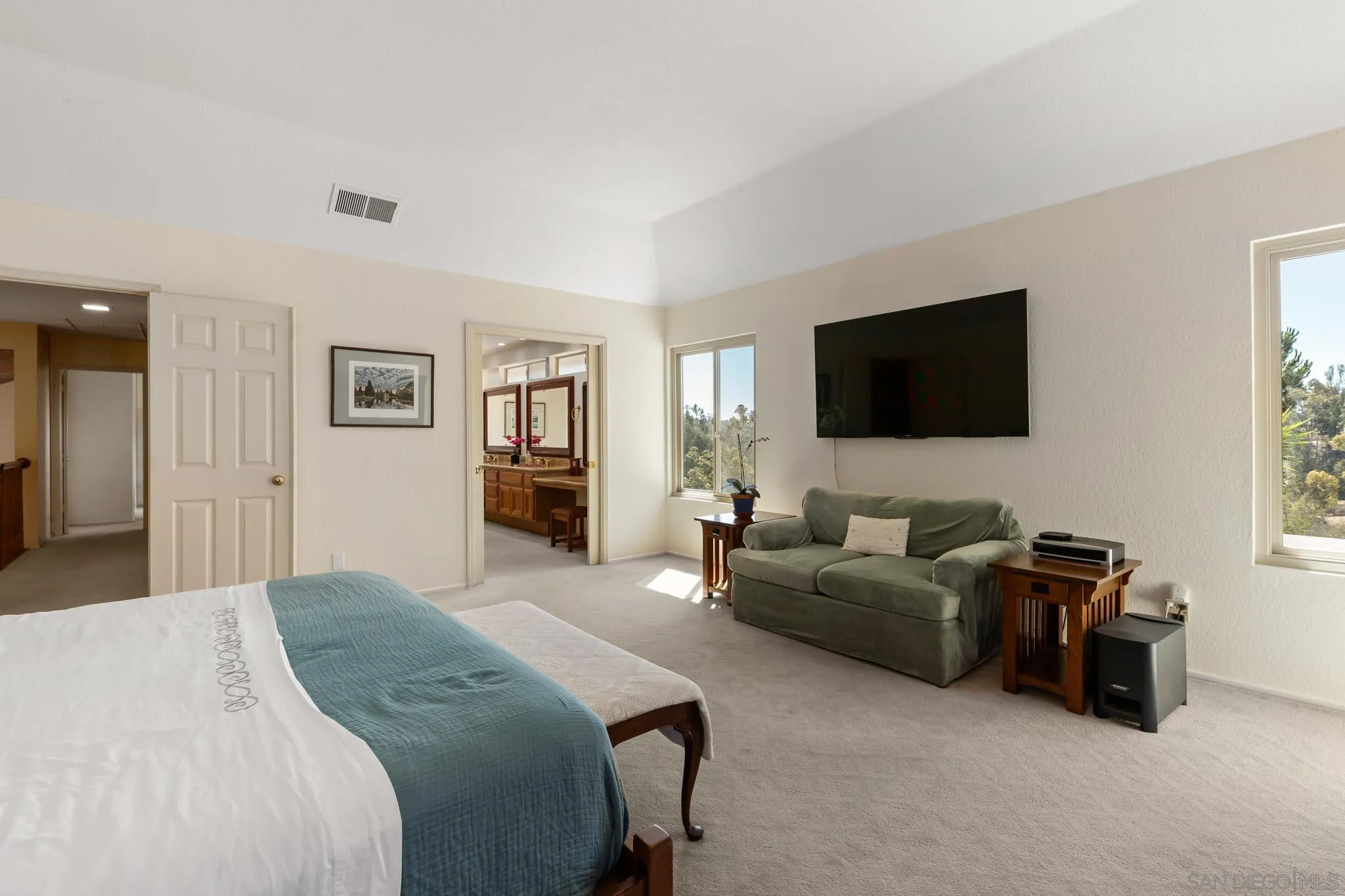 https://cdn.realtyfeed.com/cdn/127/250039125/d76706c66faae2095e0b2a530071a2c6.webp