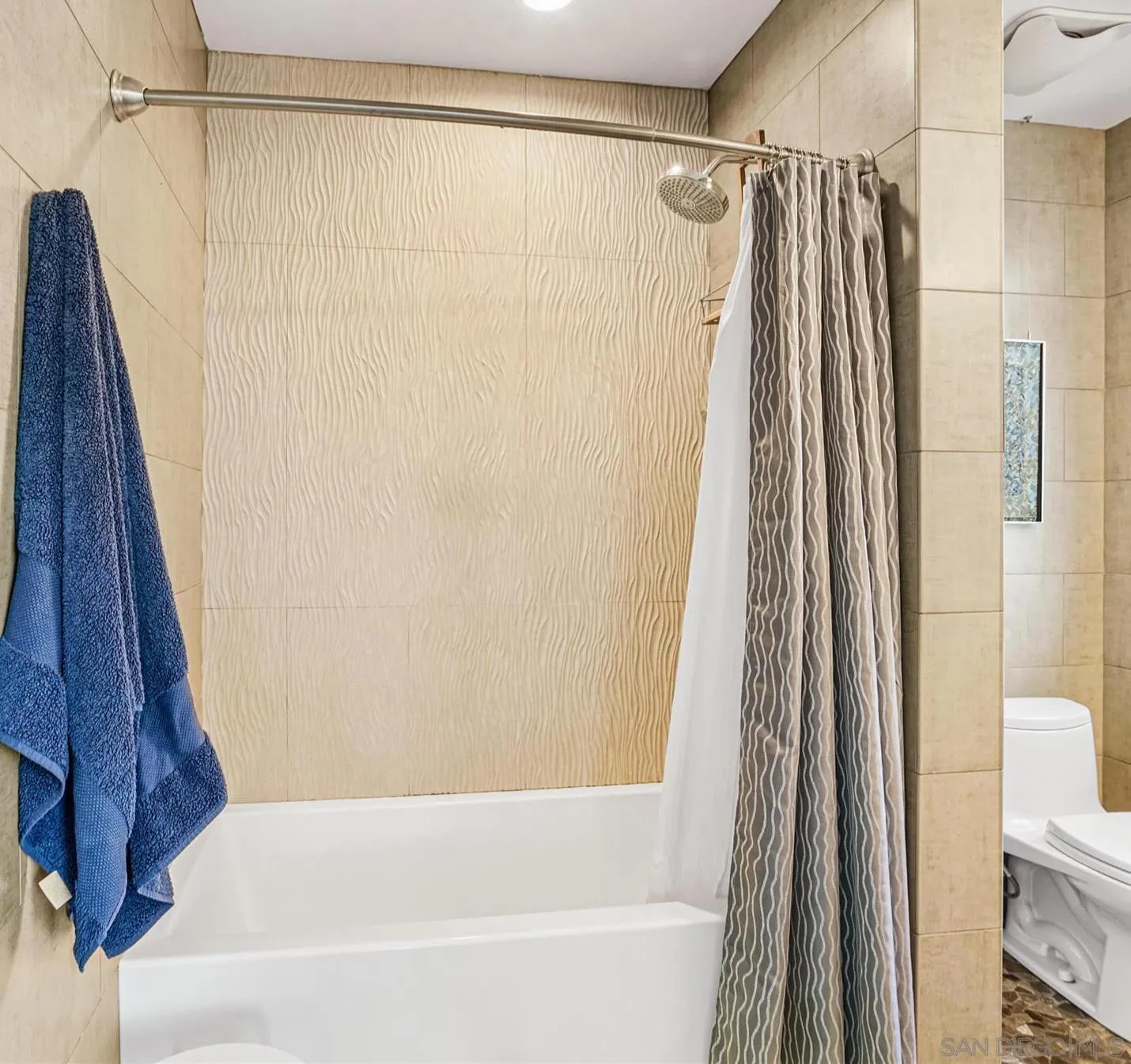 https://cdn.realtyfeed.com/cdn/127/250039131/4747b5e3dca64423c69659841053daed.webp