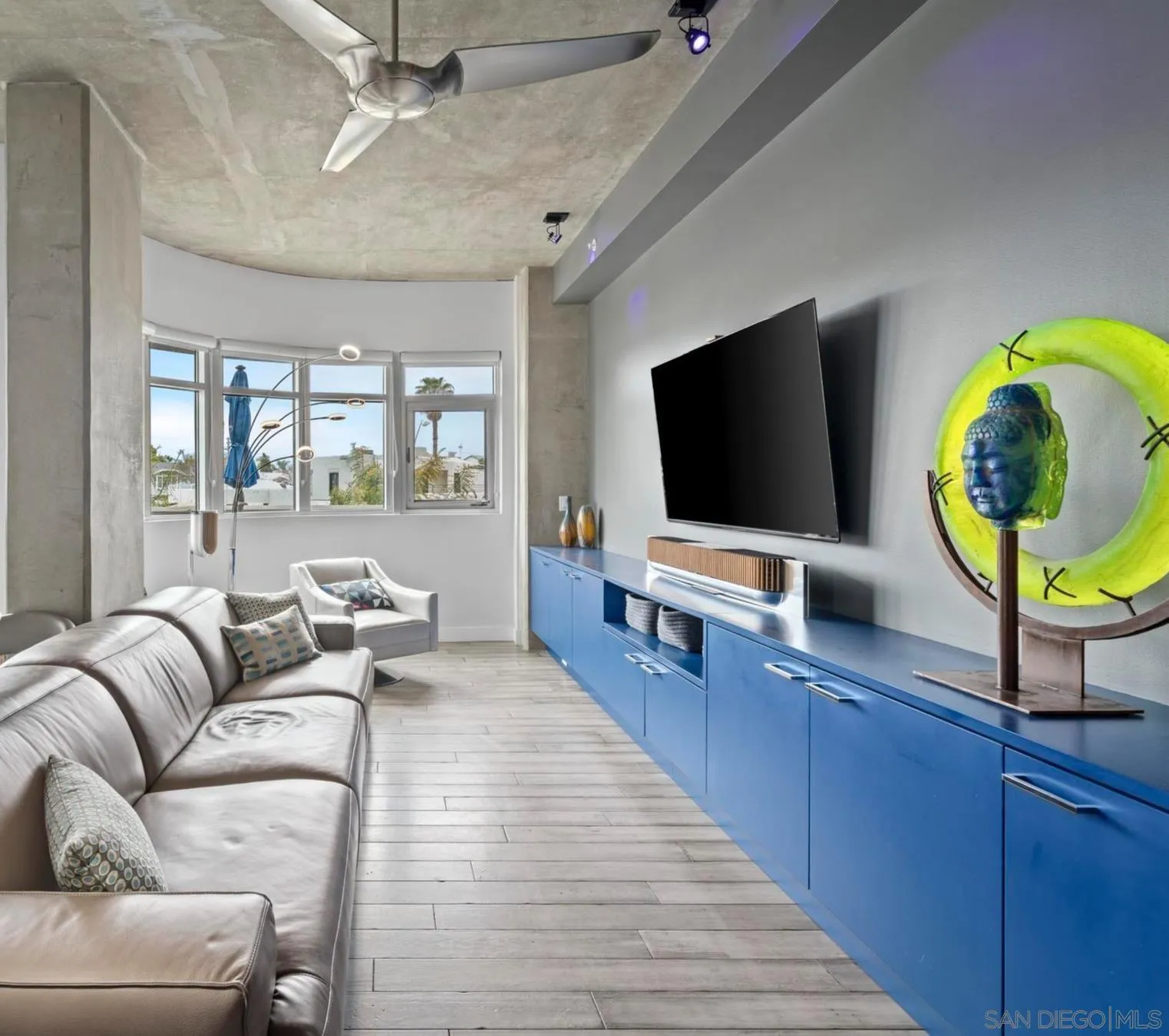 https://cdn.realtyfeed.com/cdn/127/250039131/4f9517947af61a930547523cf09c98e9.webp