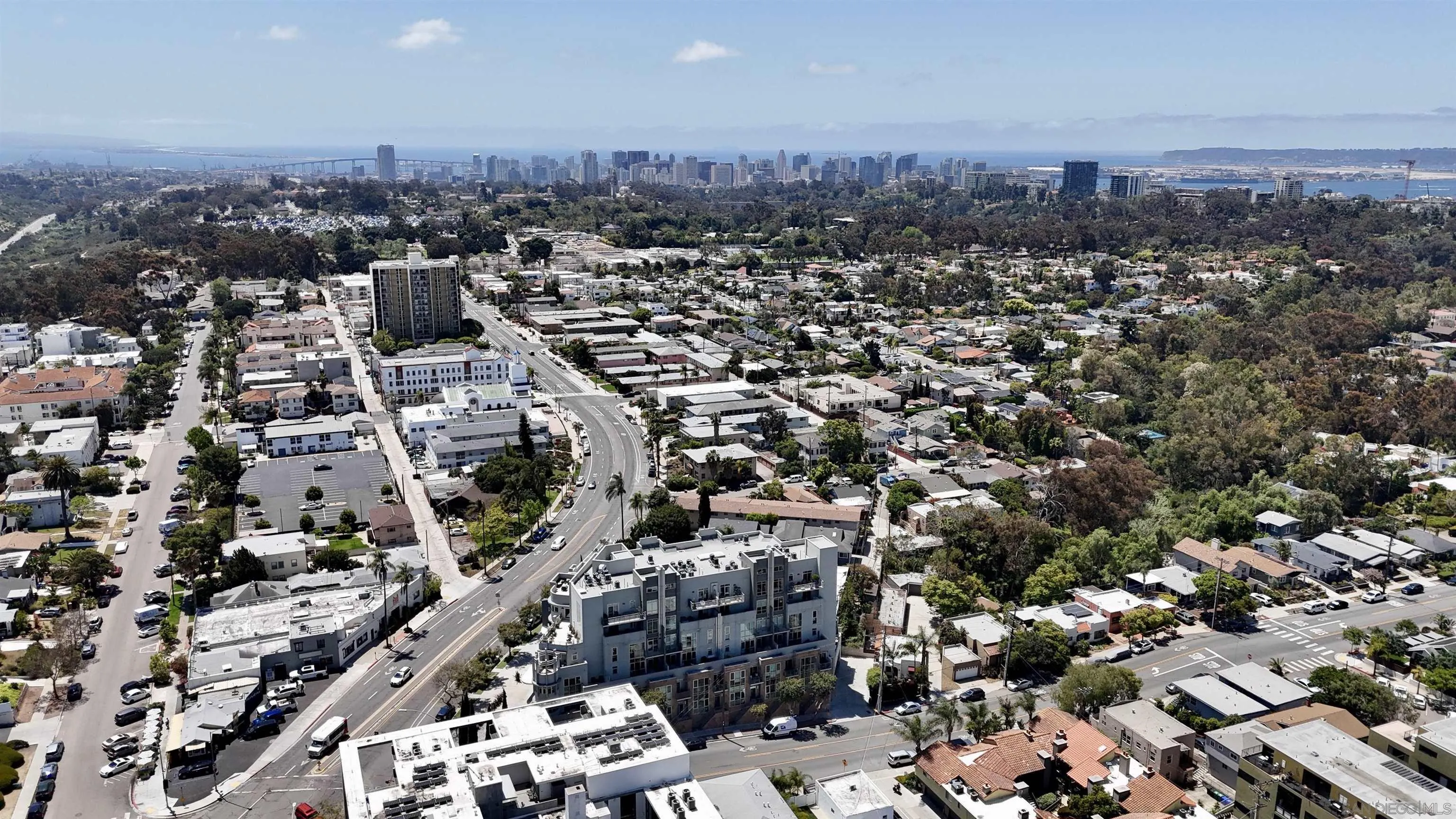 https://cdn.realtyfeed.com/cdn/127/250039131/66107c987da89944effa60ef43a93cf8.webp