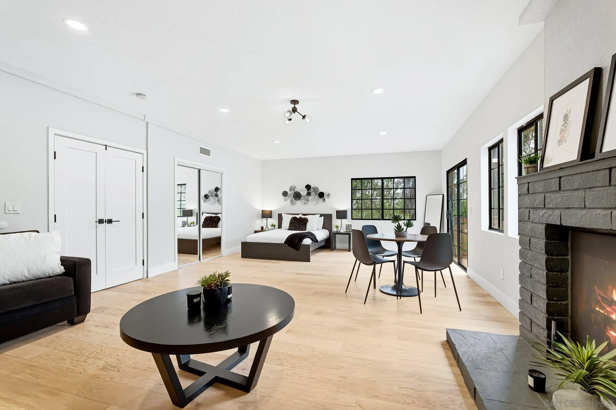 https://cdn.realtyfeed.com/cdn/127/250039132/3e8b578e9023f1687a1b5a8af94c22f2.webp