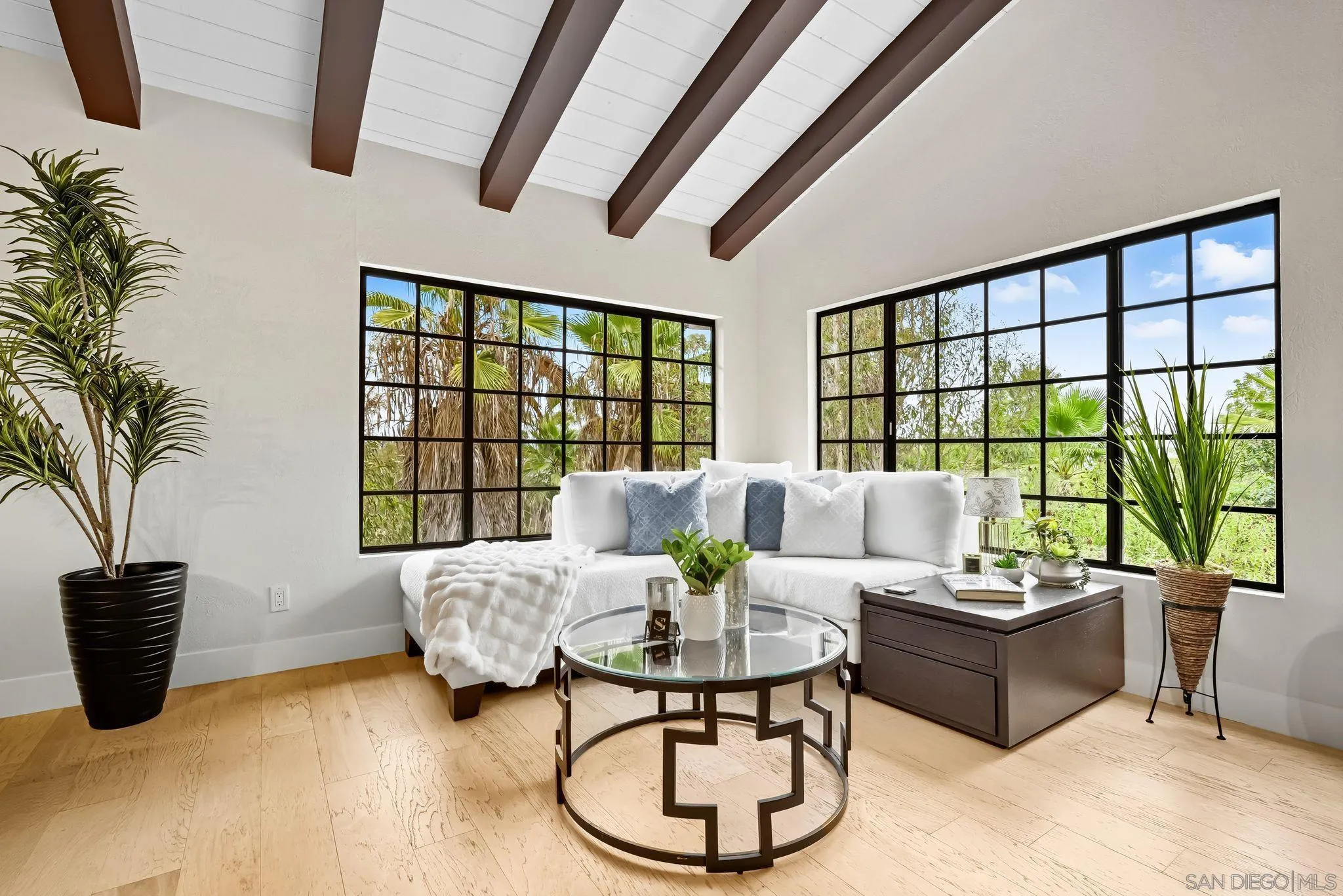 https://cdn.realtyfeed.com/cdn/127/250039132/739aef75d85f7d5b7e18fb9bdf9a7477.webp