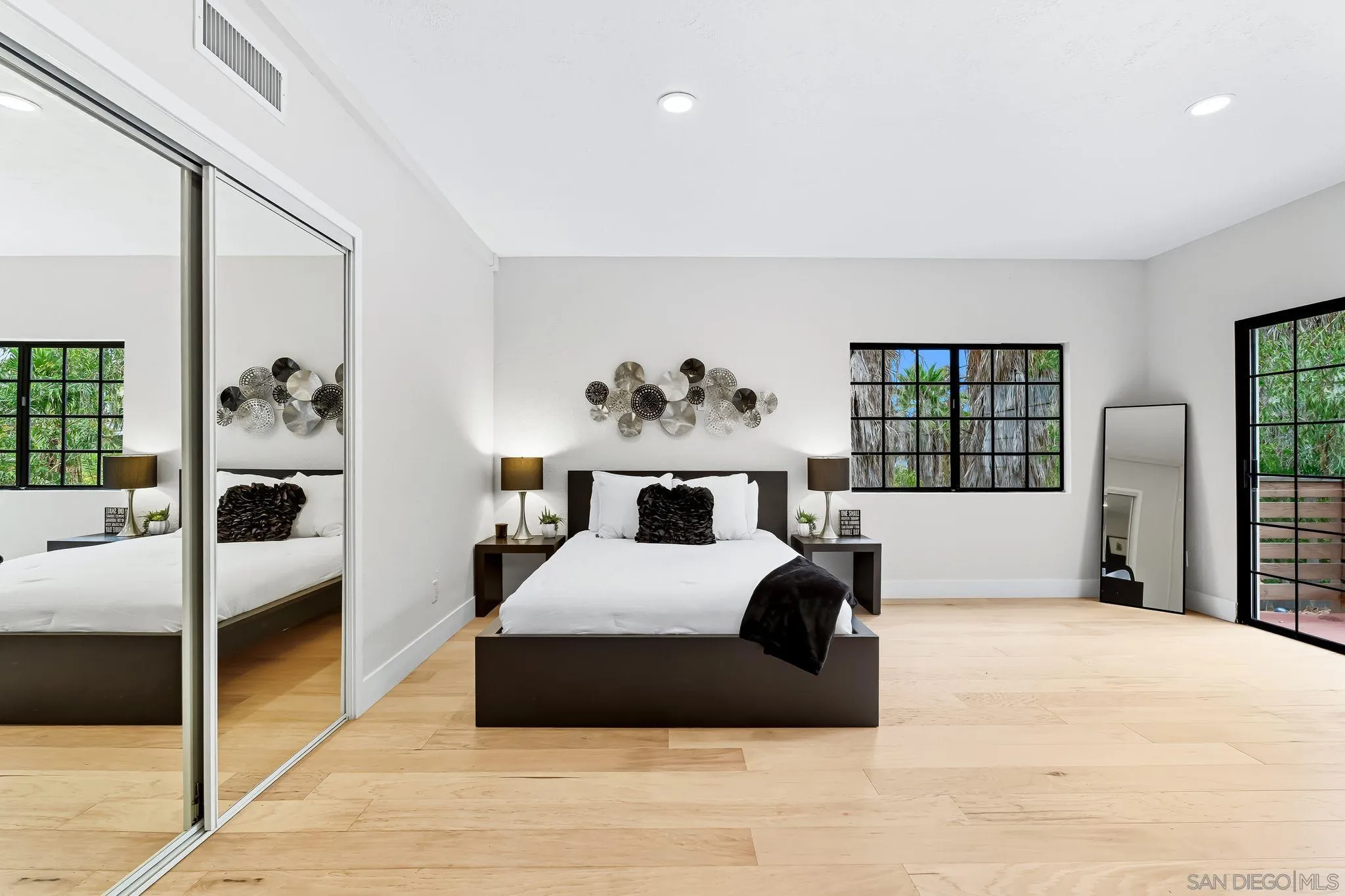 https://cdn.realtyfeed.com/cdn/127/250039132/83463754b9841ce41c6bbe5e2adb427e.webp