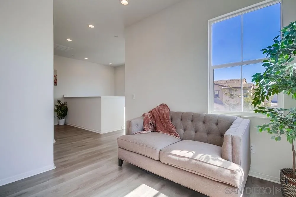 https://cdn.realtyfeed.com/cdn/127/250039134/8bd032d8e2f7fe6d658c28c7aa7d48cb.webp