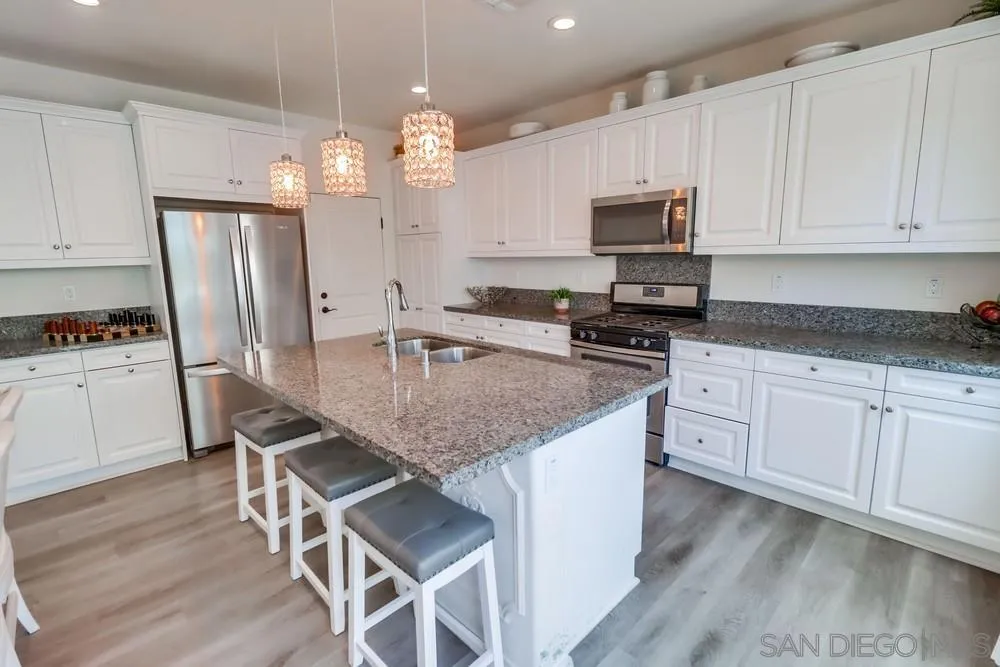https://cdn.realtyfeed.com/cdn/127/250039134/abfe63661f248231f4ff8969d842af6e.webp