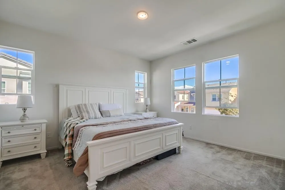 https://cdn.realtyfeed.com/cdn/127/250039134/db86ae7538f82c75da3832e6abb8a8d7.webp