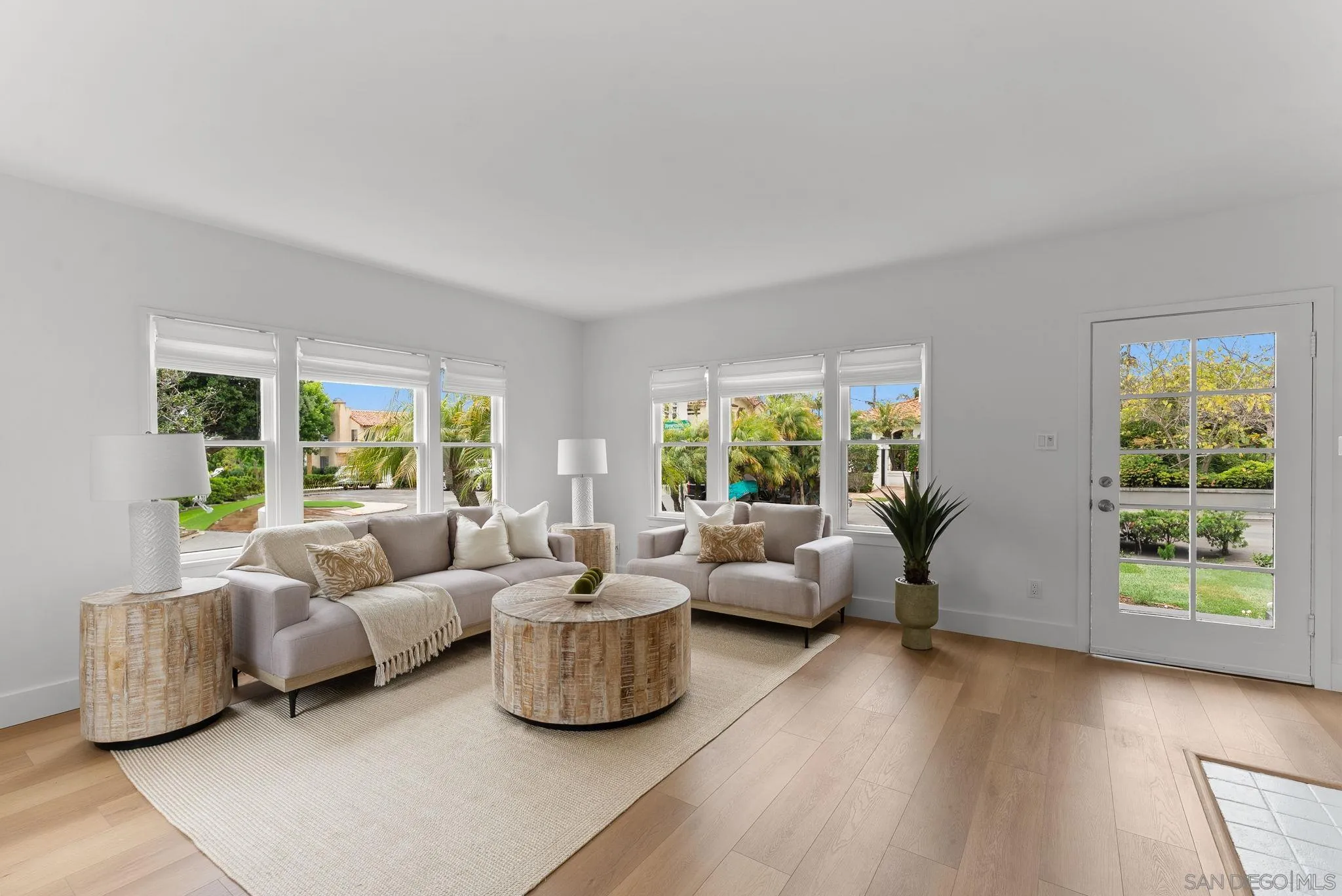 https://cdn.realtyfeed.com/cdn/127/250039136/cead490a5671bb465320c8ac80fc3e15.webp
