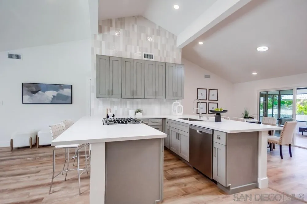 https://cdn.realtyfeed.com/cdn/127/250039139/e623a70f5cf6e62de0900d36ee1af6c5.webp