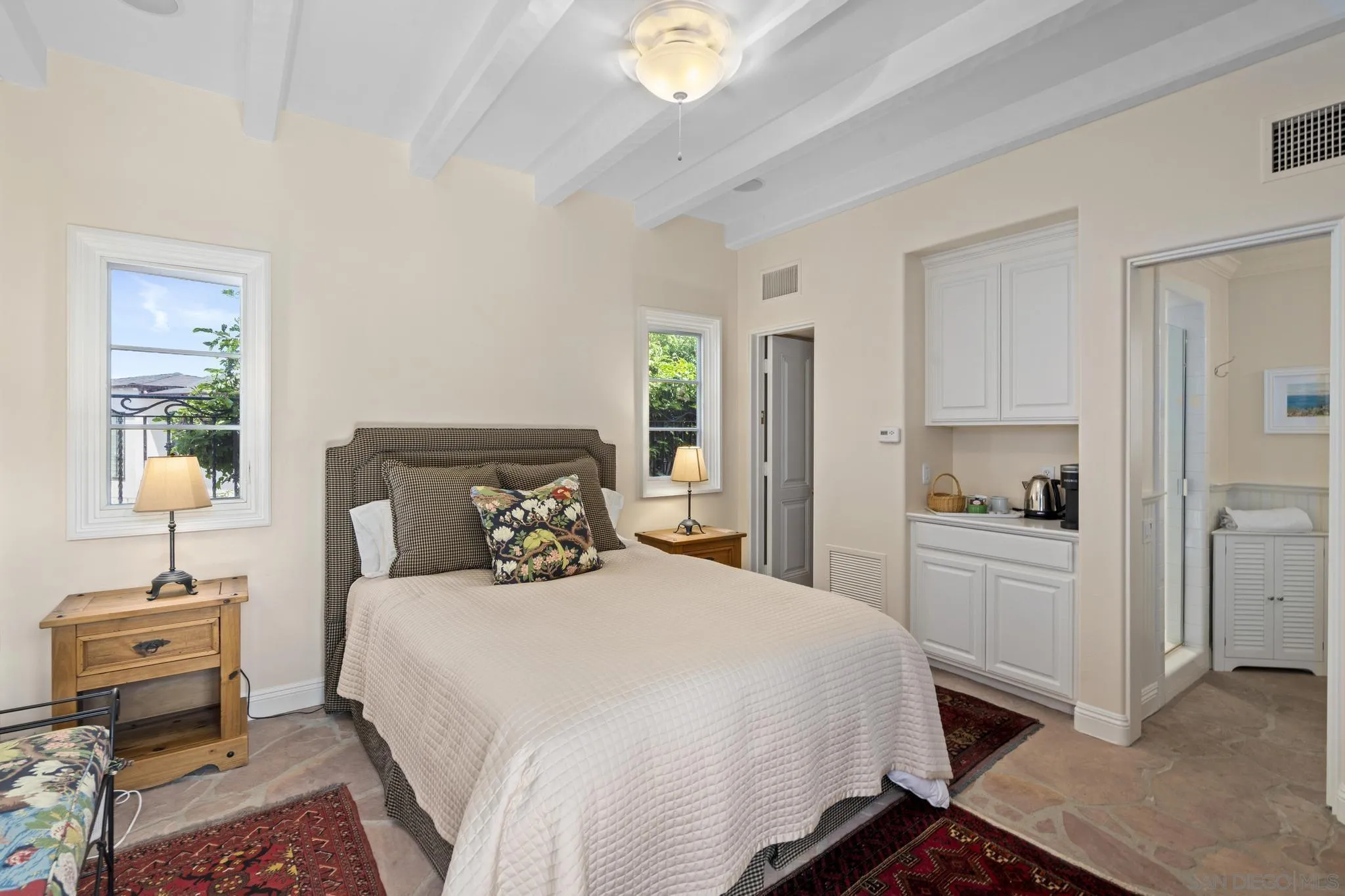 https://cdn.realtyfeed.com/cdn/127/250039140/0c0784a090a26fedd529818fdada67eb.webp