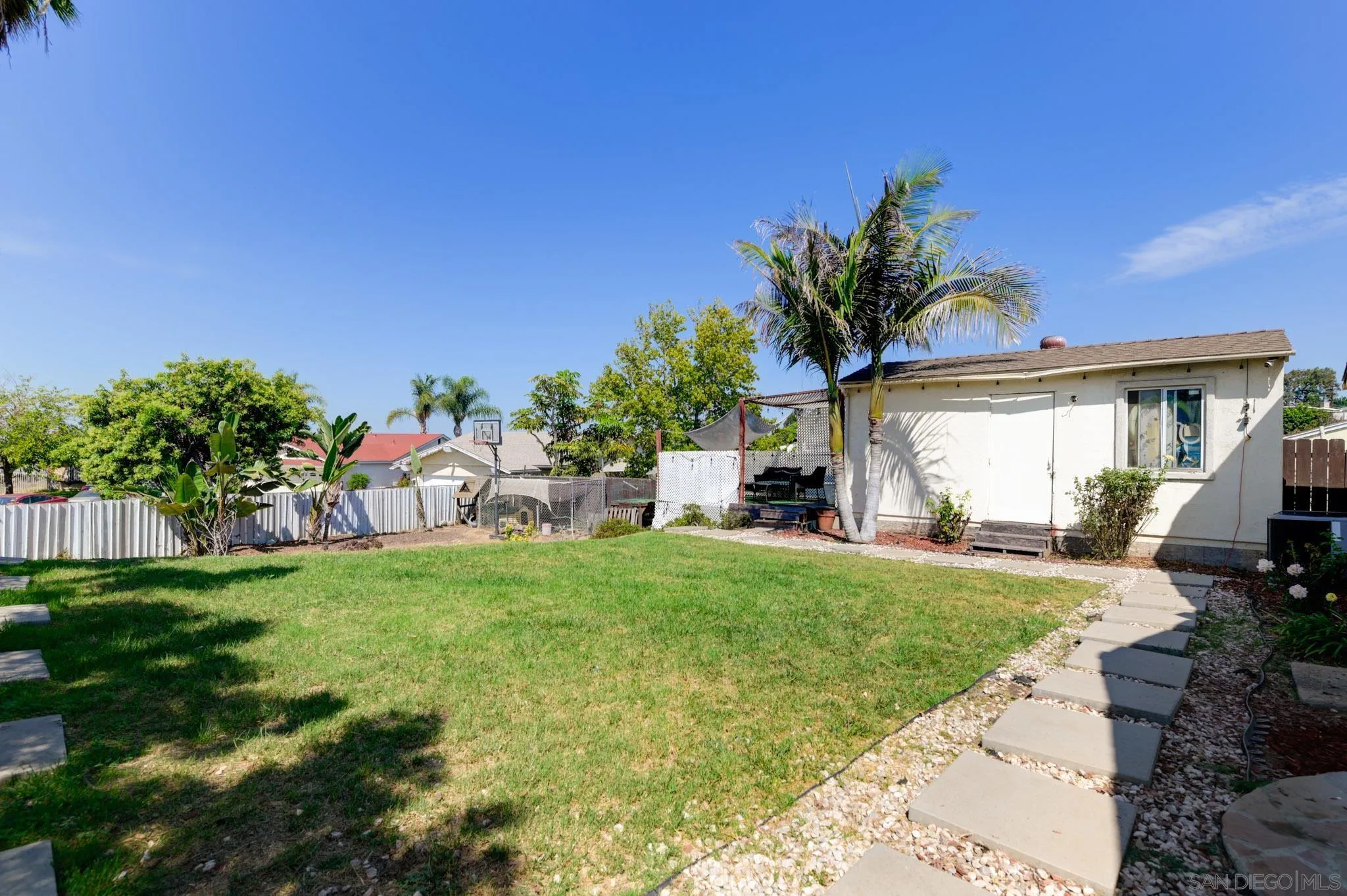 https://cdn.realtyfeed.com/cdn/127/250039155/1f5951aec16ad48812d9b96b09cf2a5a.webp