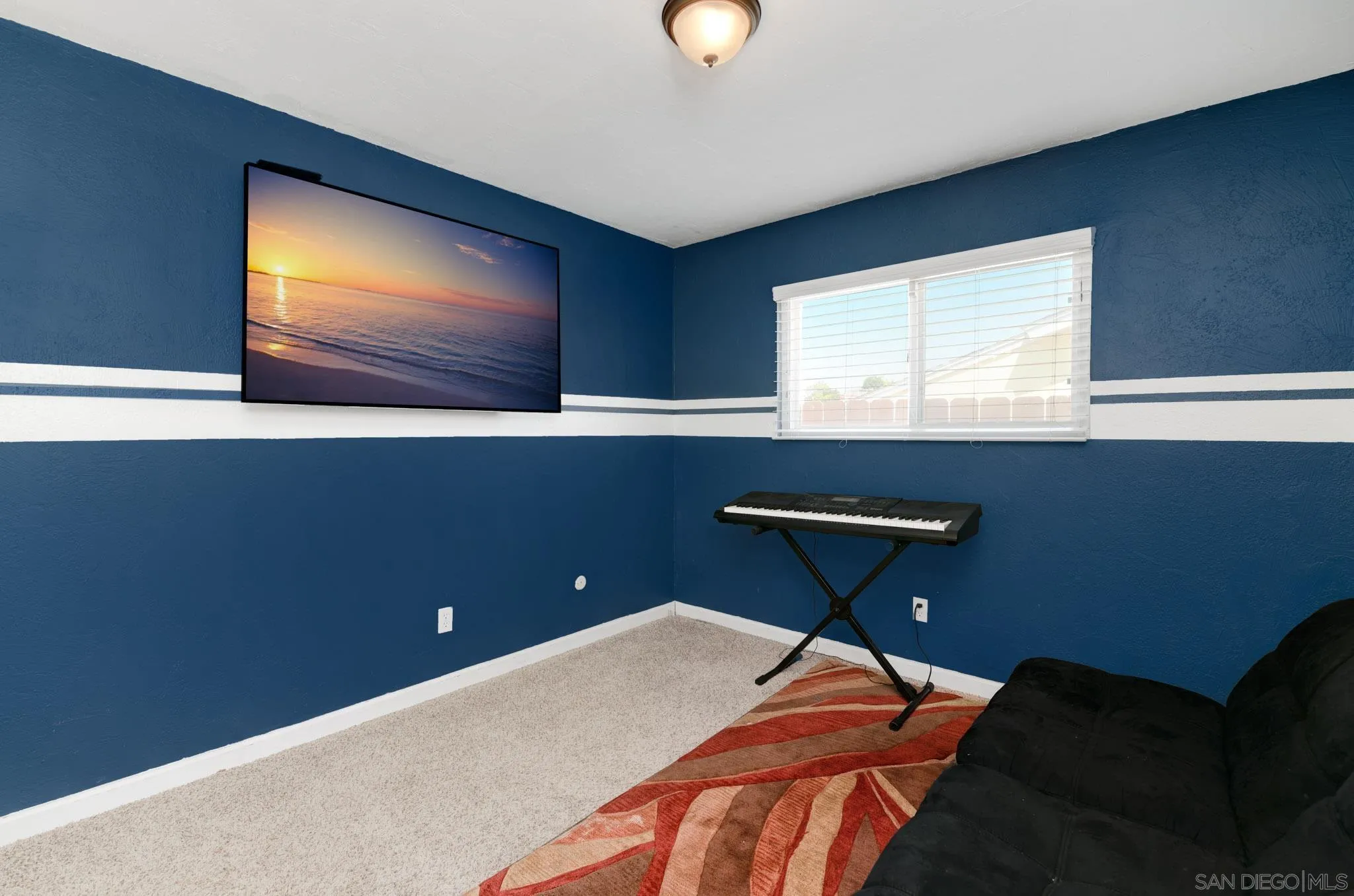 https://cdn.realtyfeed.com/cdn/127/250039155/2e4c0a1ee7cc4a222ee15833e319b8d8.webp
