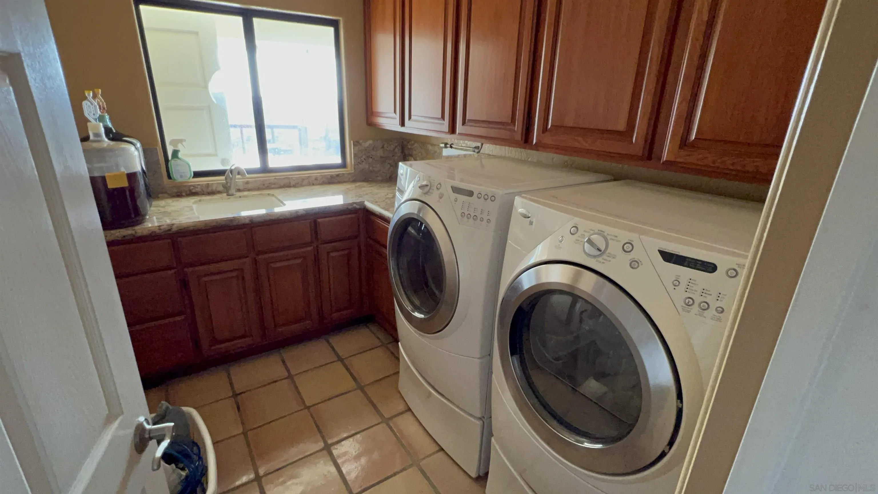 https://cdn.realtyfeed.com/cdn/127/250039156/986677b359a5835c88889bbd58b9d200.webp
