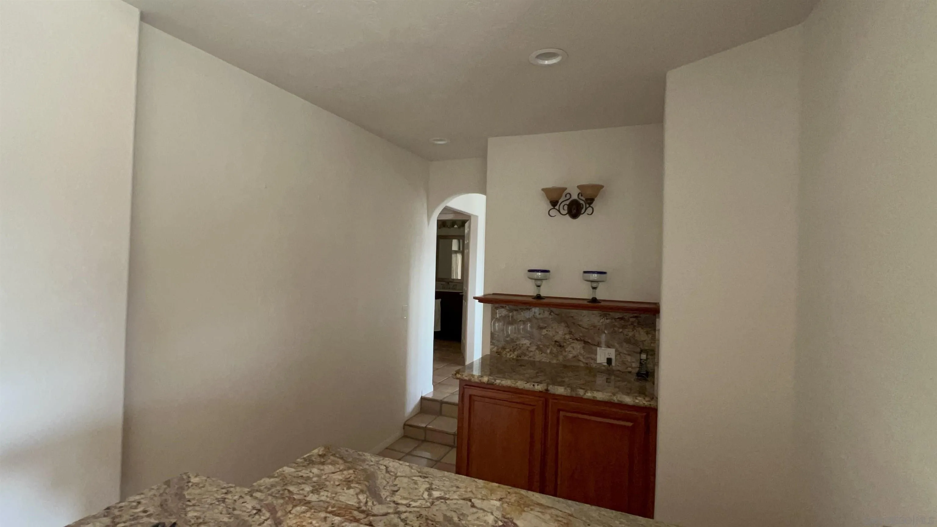 https://cdn.realtyfeed.com/cdn/127/250039156/cf8ef26f1ffa6fbe87f6263ccefb5ef5.webp