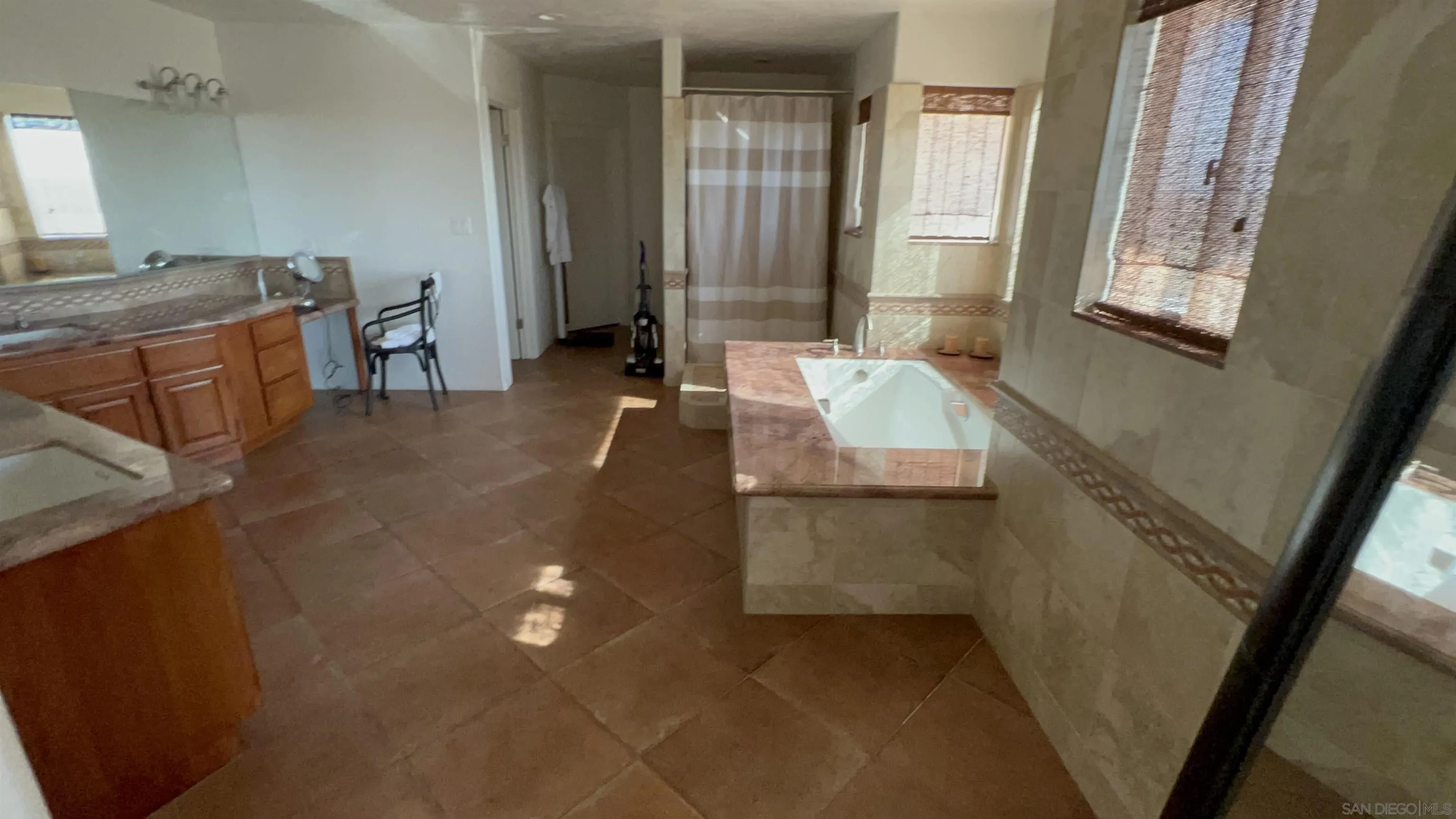 https://cdn.realtyfeed.com/cdn/127/250039156/d1a6eee476e5e69bf8cf08caef5e9a42.webp