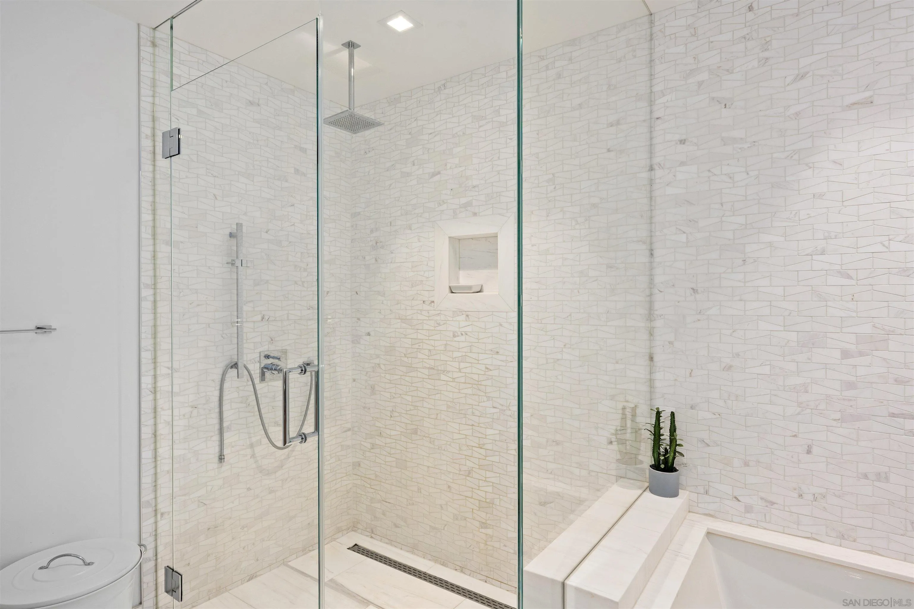 Photo #20: 250039157 Listing: Photo #20