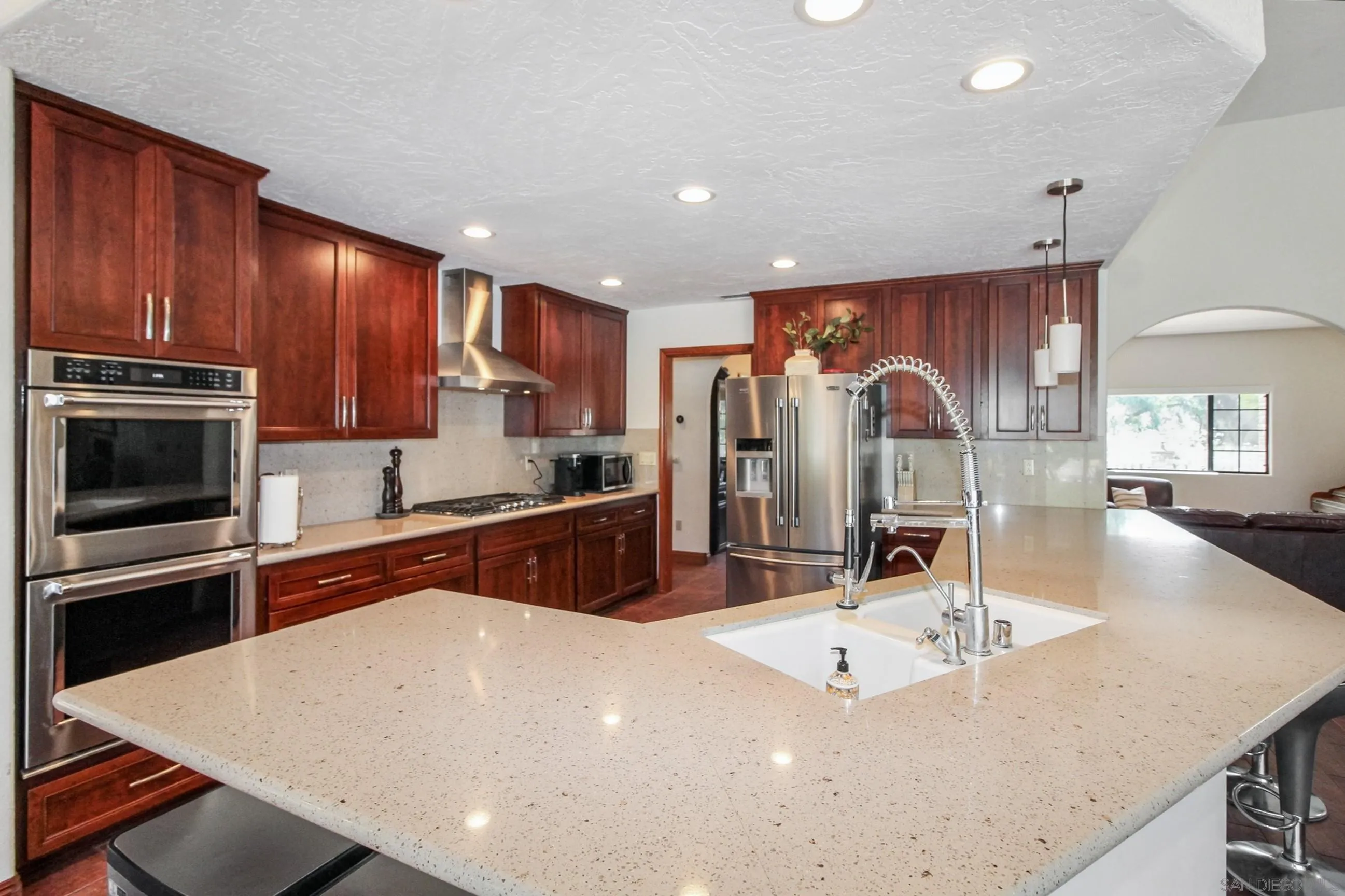 https://cdn.realtyfeed.com/cdn/127/250039158/0a1fc9f4a304f9d989eb6eeffff0f8c6.webp