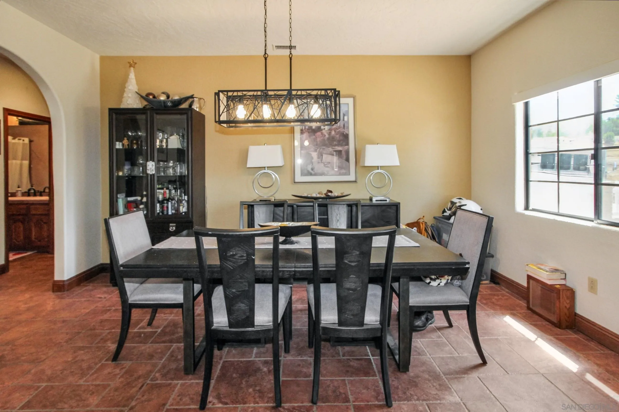 https://cdn.realtyfeed.com/cdn/127/250039158/4b7f6b4fa6e78daf0ec28bc7a0554ccf.webp