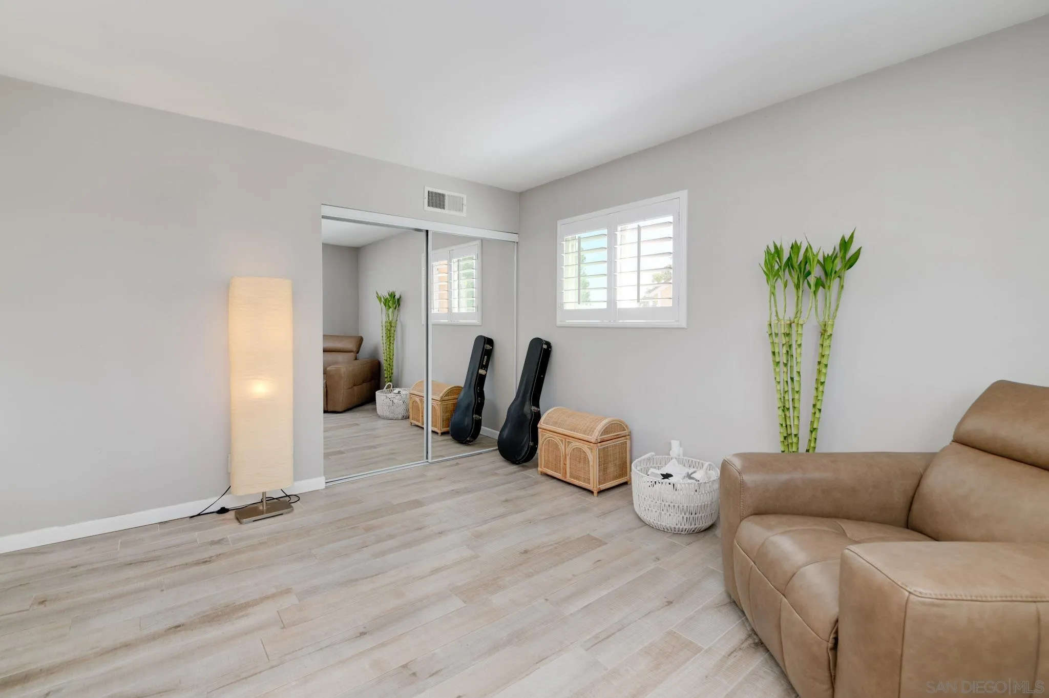 https://cdn.realtyfeed.com/cdn/127/250039160/f82dfae9a25865f7178e6e84ab033840.webp