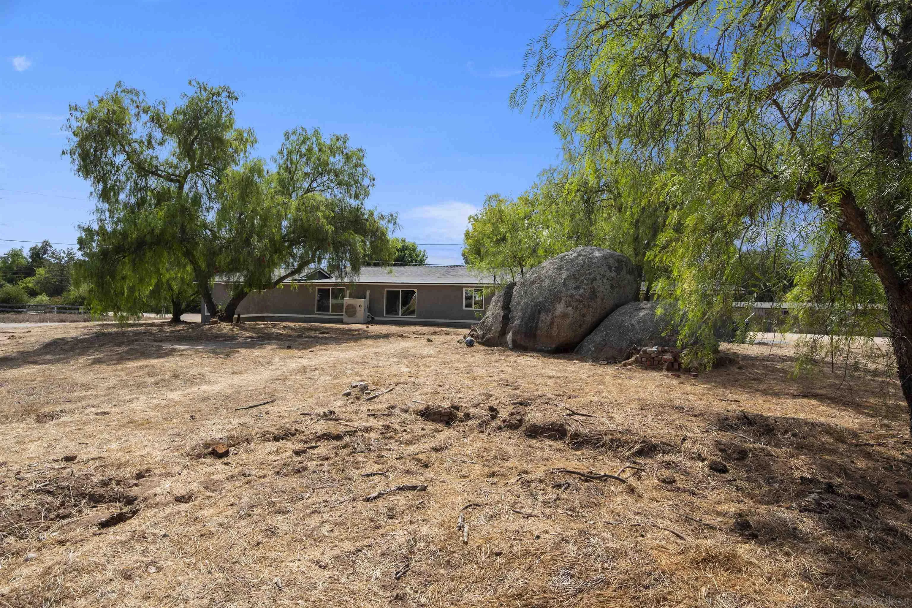 https://cdn.realtyfeed.com/cdn/127/250039164/bca13d40e7b9bcc373e6d880328b2f7e.webp