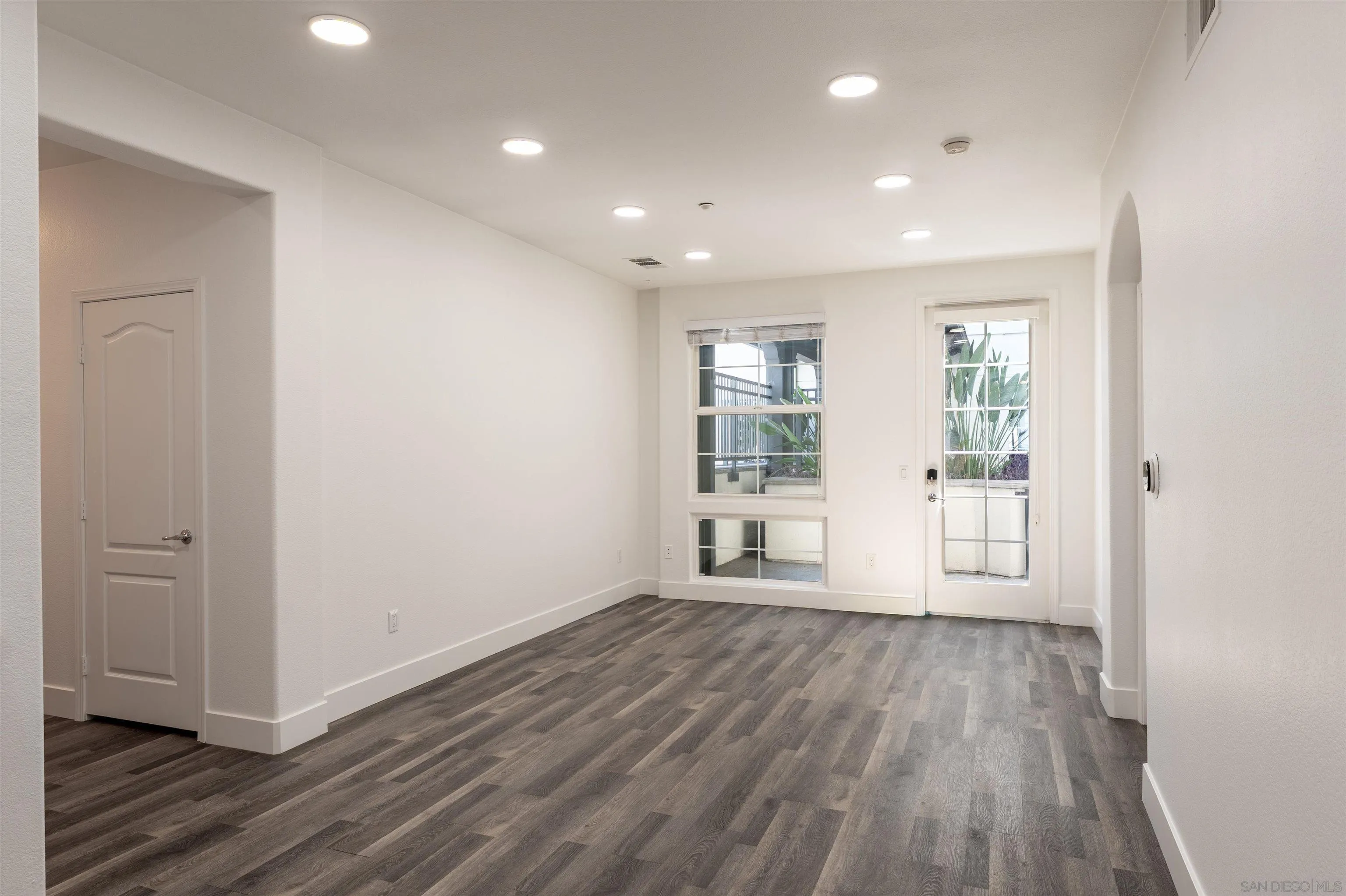 Photo #7: 250039165 Listing: Photo #7