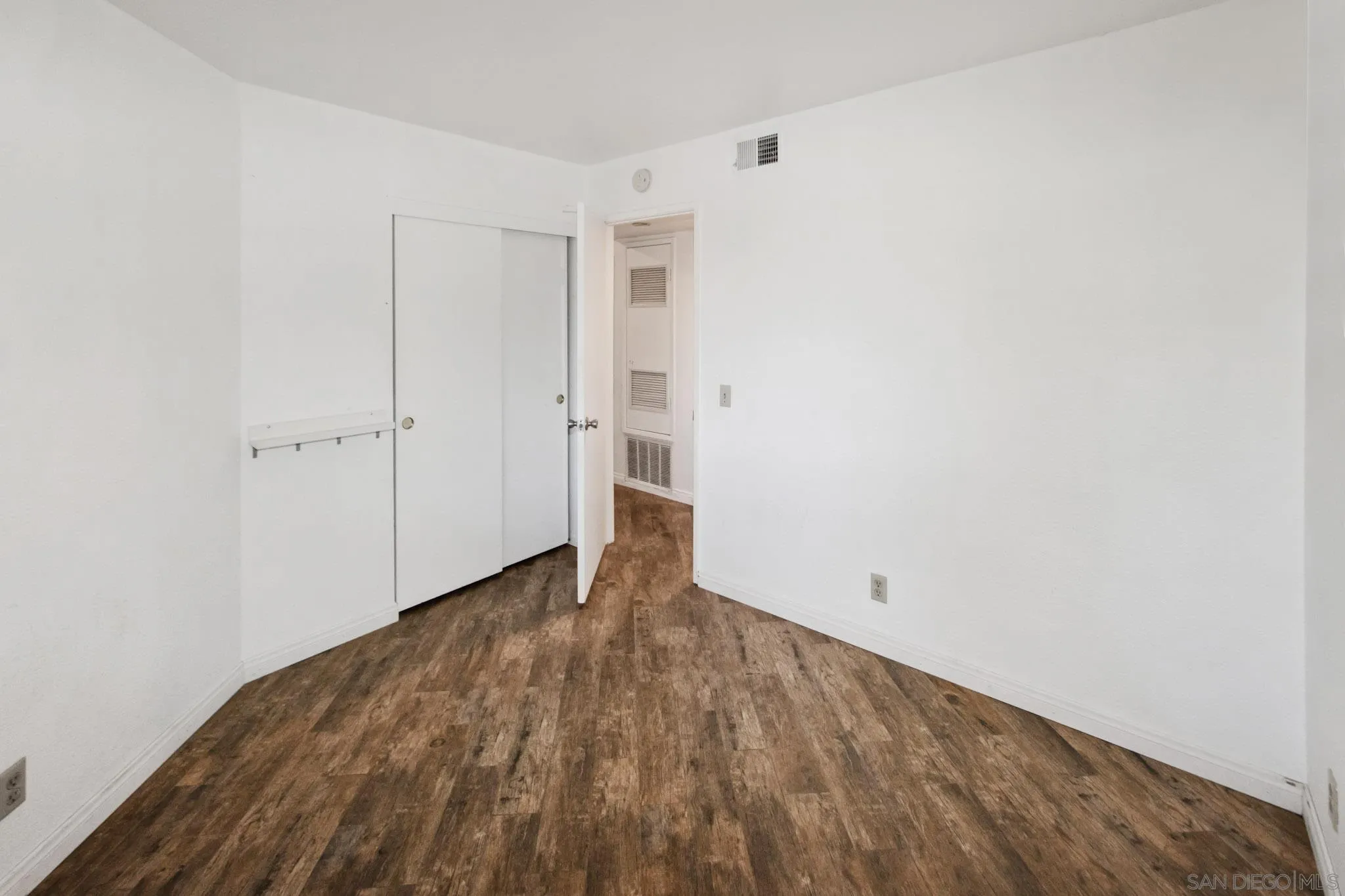 https://cdn.realtyfeed.com/cdn/127/250039167/a023f1f894e3dd99e8a1ca8904b6f323.webp
