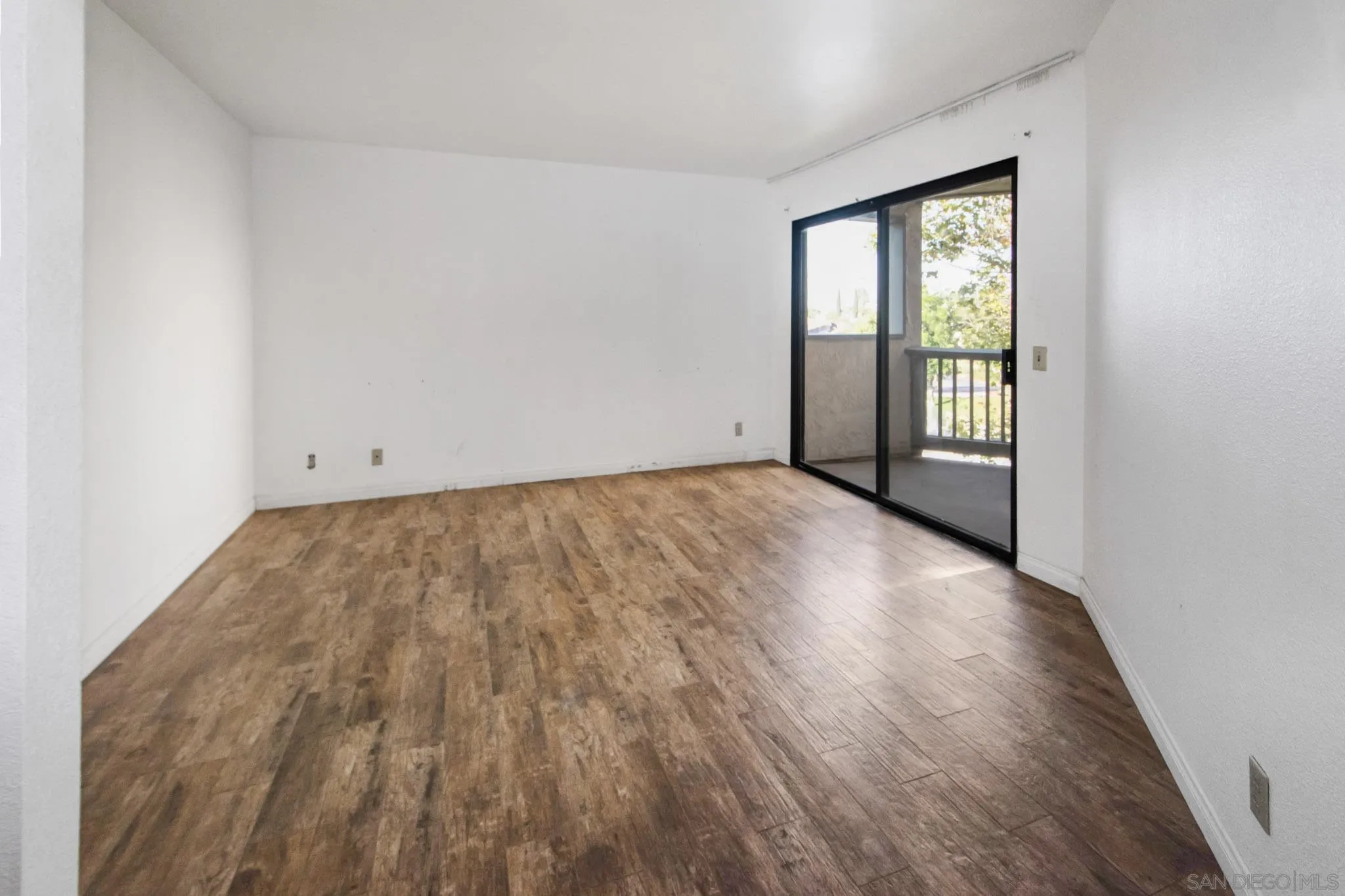 https://cdn.realtyfeed.com/cdn/127/250039167/a2b58c369140d1e91edb9a2df63aa2e1.webp