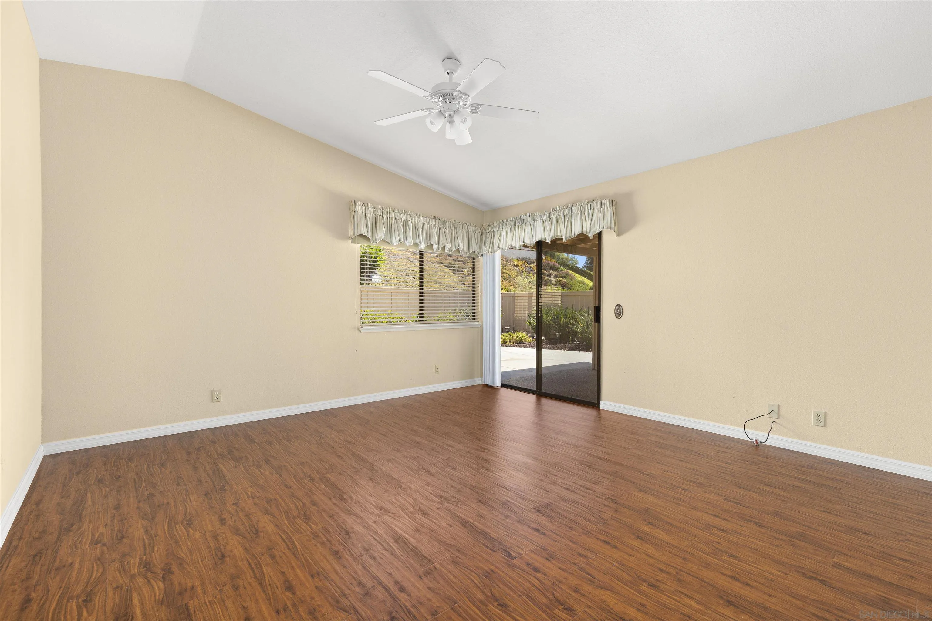 https://cdn.realtyfeed.com/cdn/127/250039168/247e5f15025ef8f93fcc867354281e75.webp