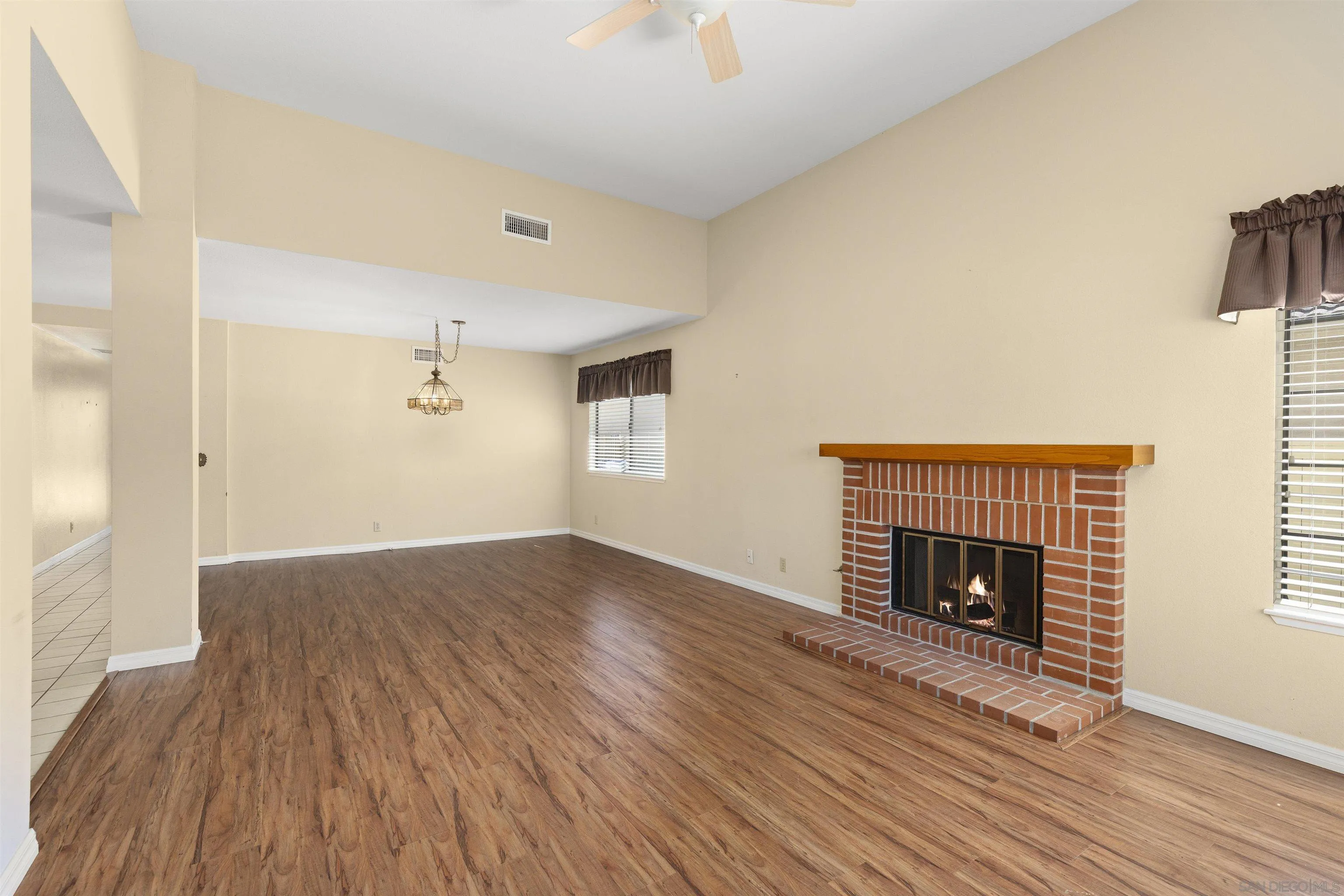 https://cdn.realtyfeed.com/cdn/127/250039168/f7eb162328b6e6fbcd030a37e84e93c4.webp