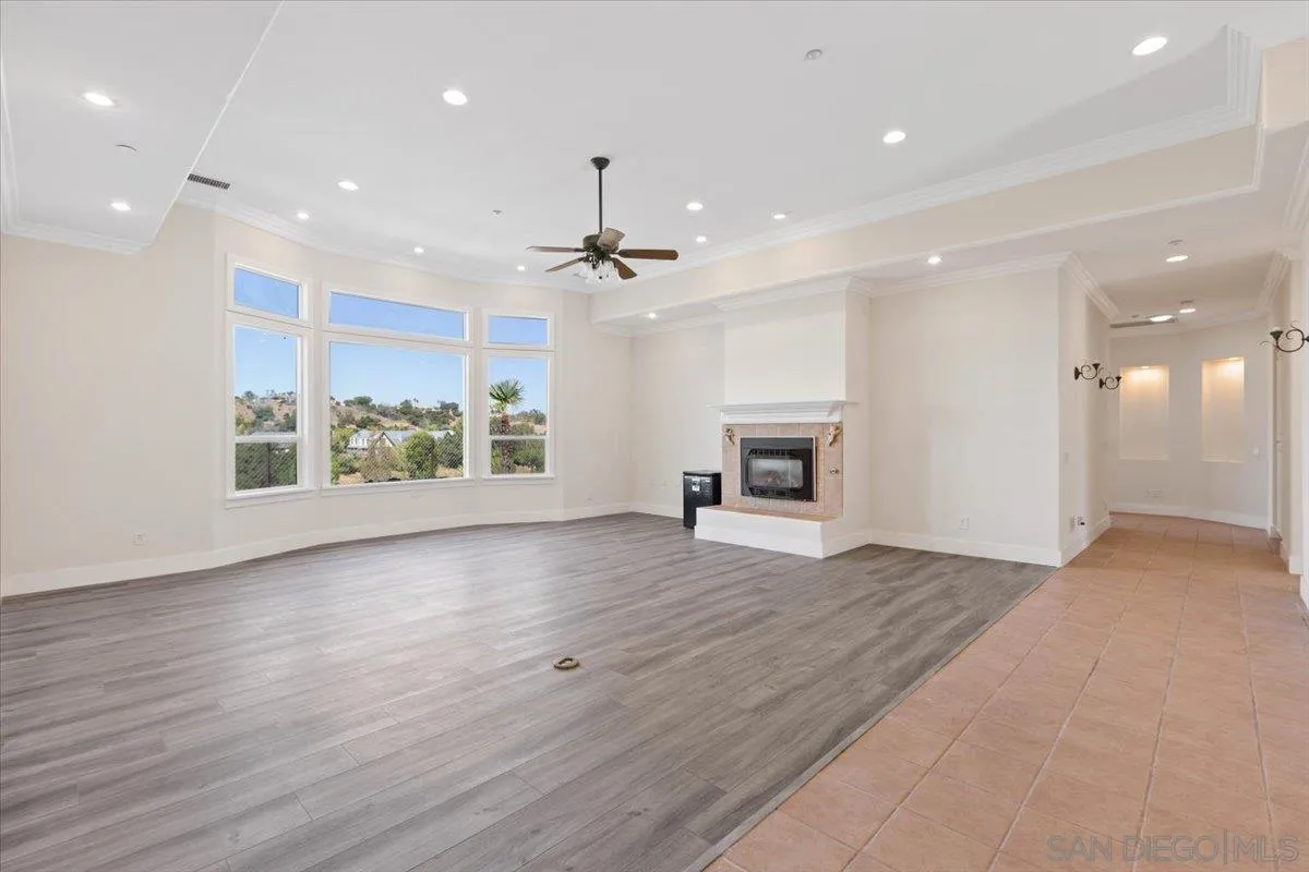 https://cdn.realtyfeed.com/cdn/127/250039172/6d11f3fca968f5e252a2afd8dd27eb47.webp