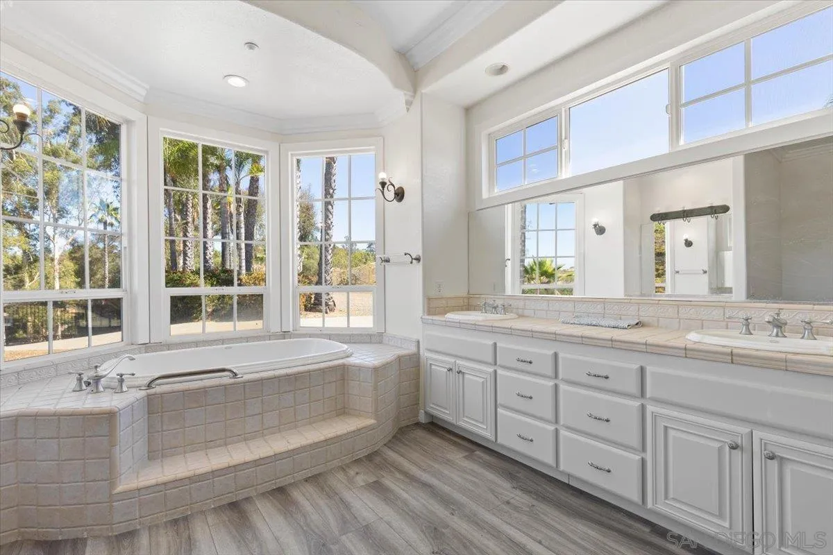 https://cdn.realtyfeed.com/cdn/127/250039172/cadc2df40ab68dc80945c00ecab21d67.webp