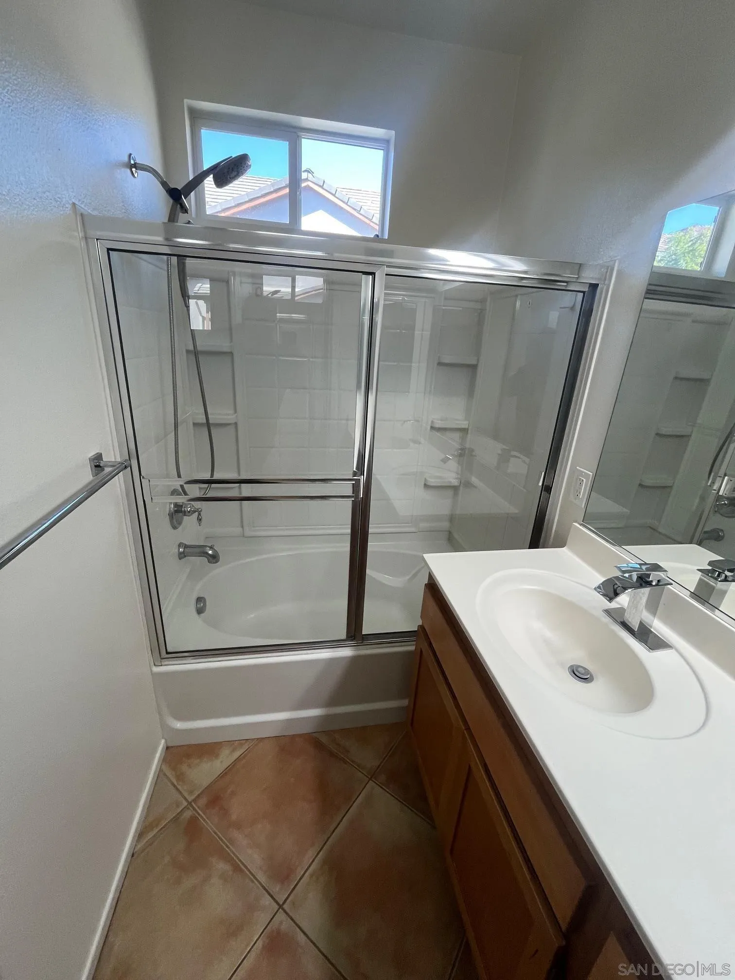 Photo #17: 250039173 Listing: Photo #17