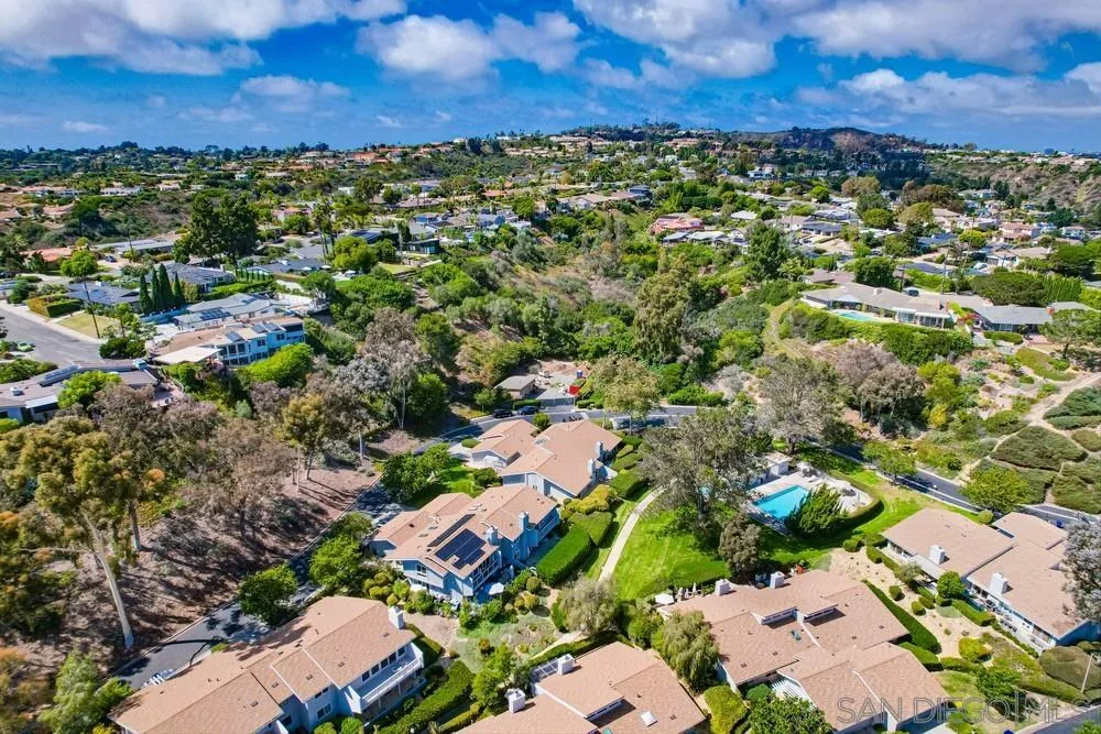 https://cdn.realtyfeed.com/cdn/127/250039175/ca9cbba8bd10a40e7c5e6fae8e6fc412.webp