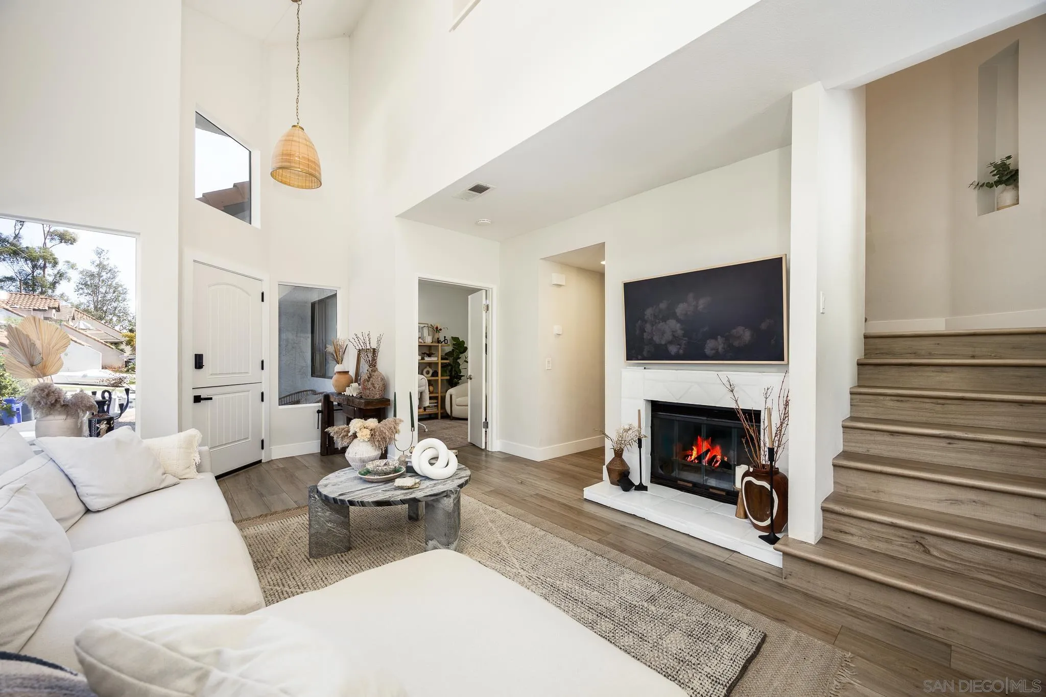https://cdn.realtyfeed.com/cdn/127/250039177/3171c86cd20a659b352278f40dee0411.webp