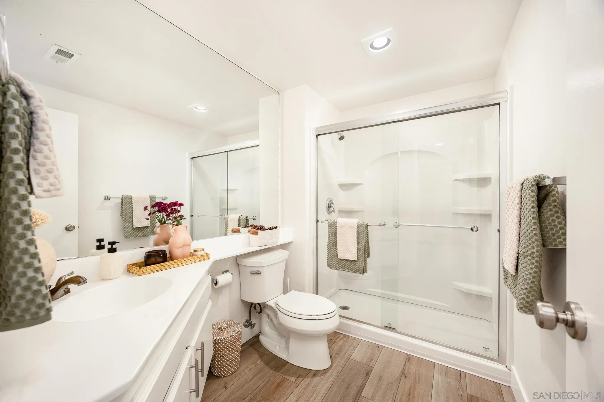 https://cdn.realtyfeed.com/cdn/127/250039177/6d2250a3f44c94141e10c71af849e758.webp