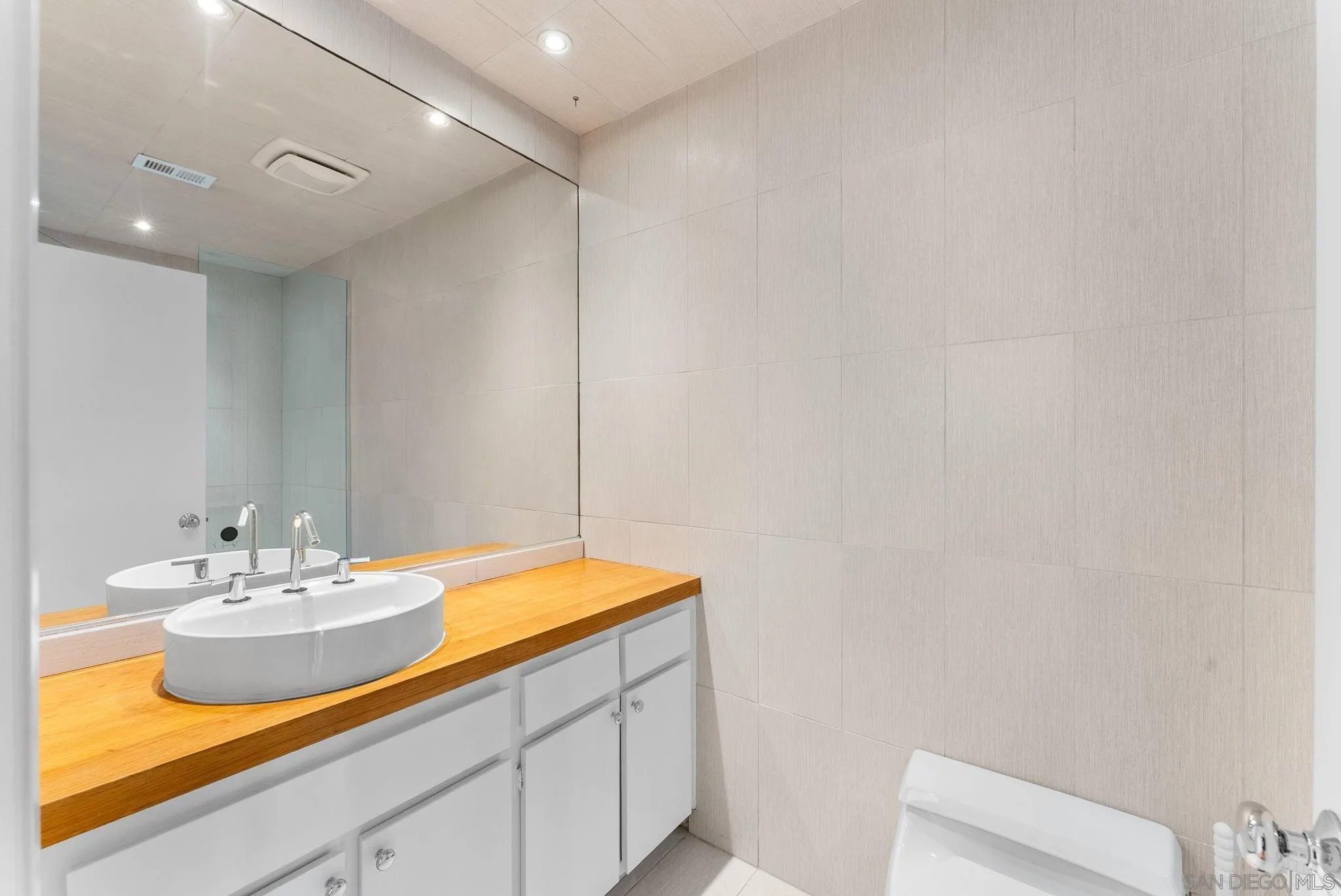 https://cdn.realtyfeed.com/cdn/127/250039179/2f99f666fb86b9b127d70768de1d44e1.webp