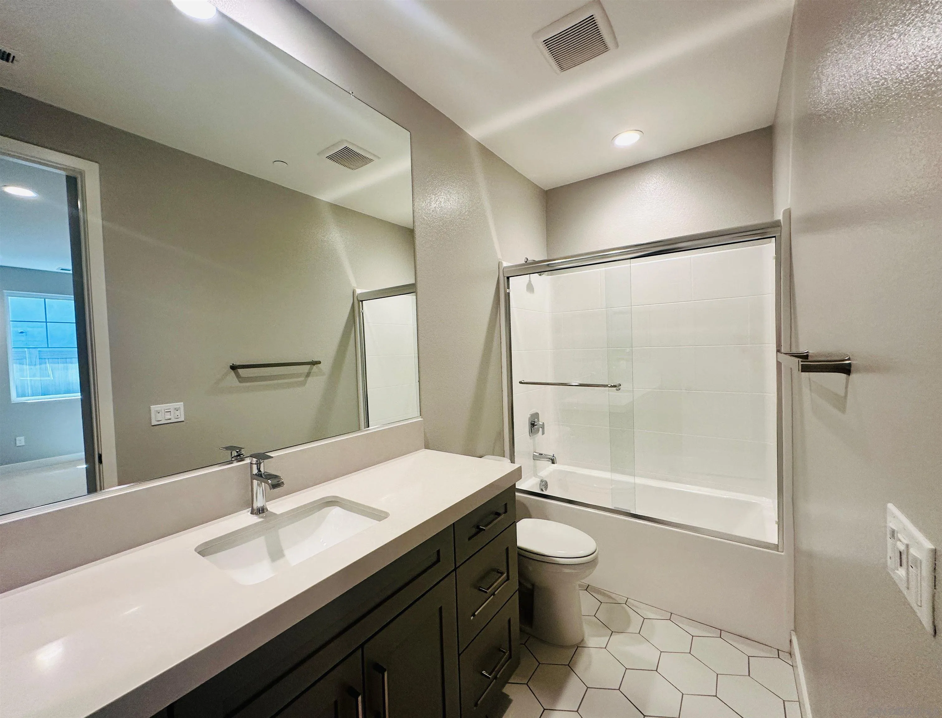 https://cdn.realtyfeed.com/cdn/127/250039182/58dd98e3b4c81df0148821d0ed9c3d54.webp
