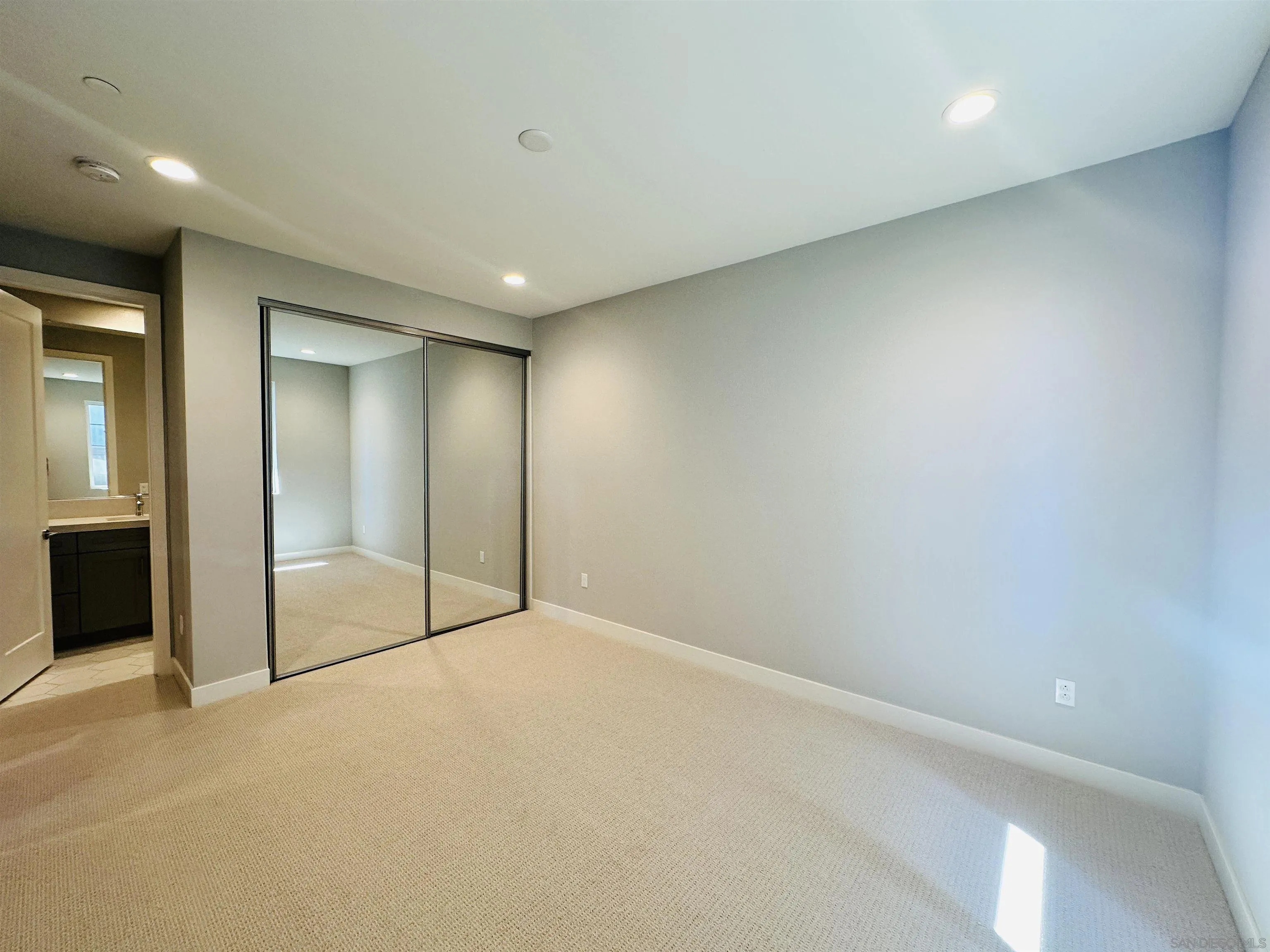 https://cdn.realtyfeed.com/cdn/127/250039182/c11b069a1a84171194e0fda2bd6f2adf.webp