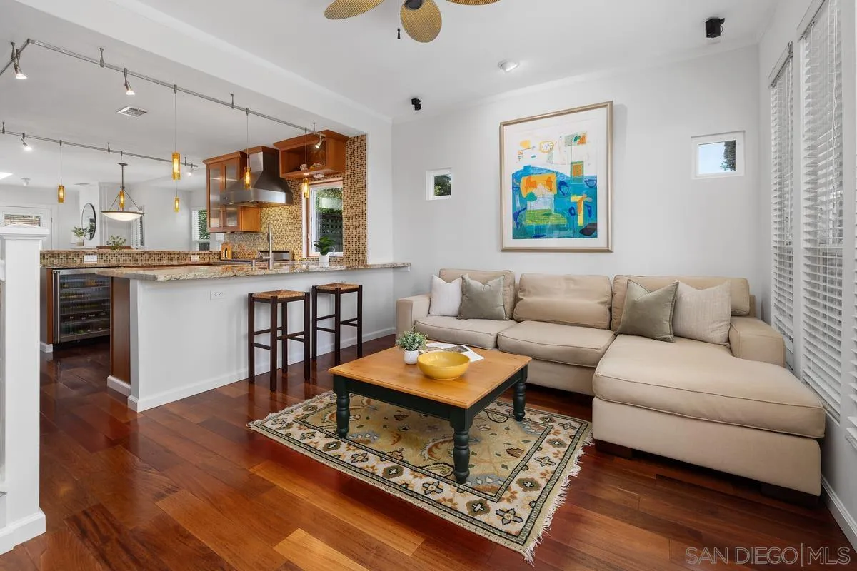 https://cdn.realtyfeed.com/cdn/127/250039184/527706d2a146c860f95707b5780087ad.webp