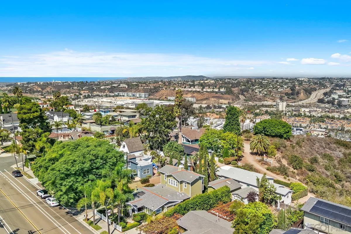 https://cdn.realtyfeed.com/cdn/127/250039184/fe1ec337d826c282d66e4efdd38046a1.webp