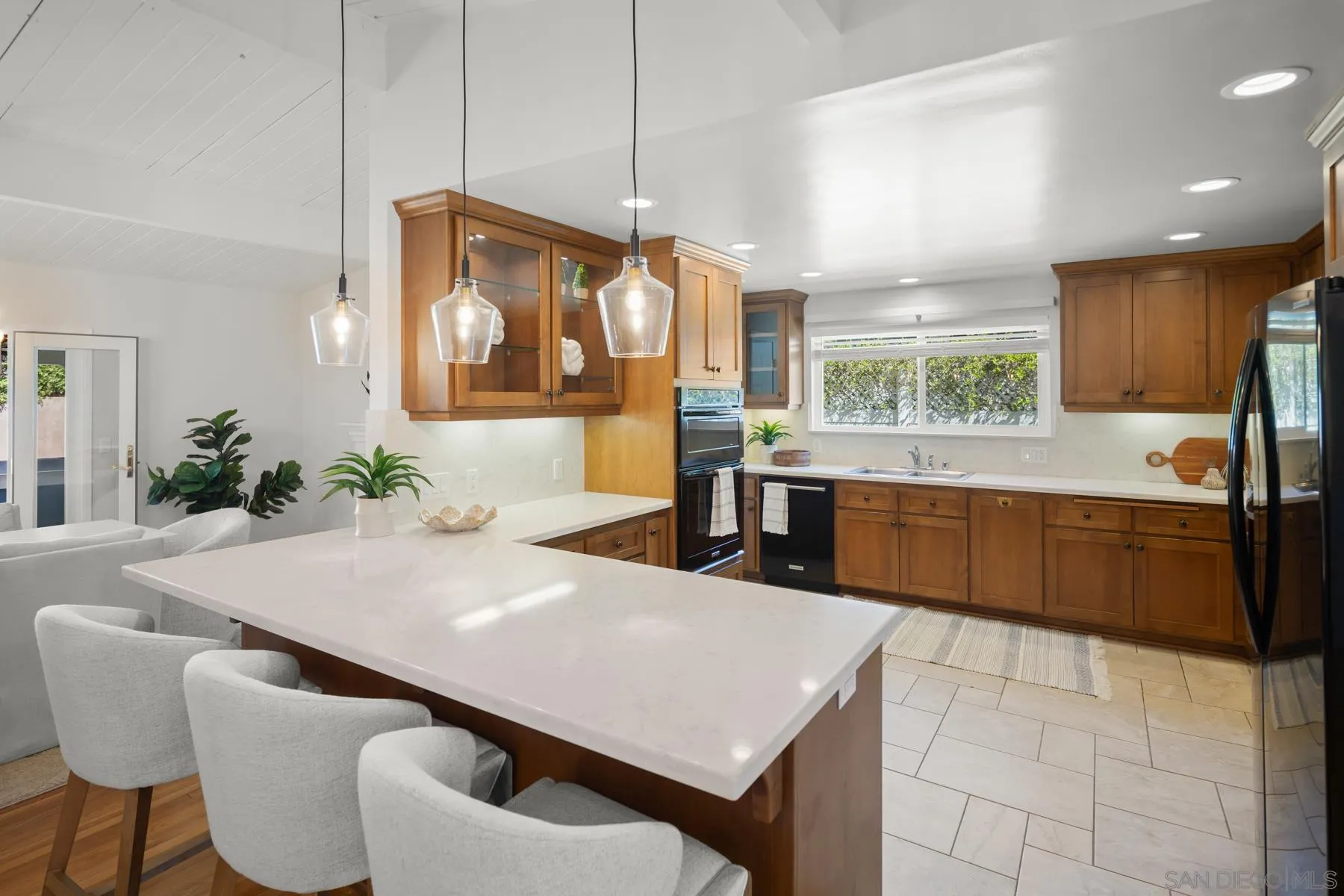 https://cdn.realtyfeed.com/cdn/127/250039185/0000a022d72f253c2d782c85e551c86b.webp