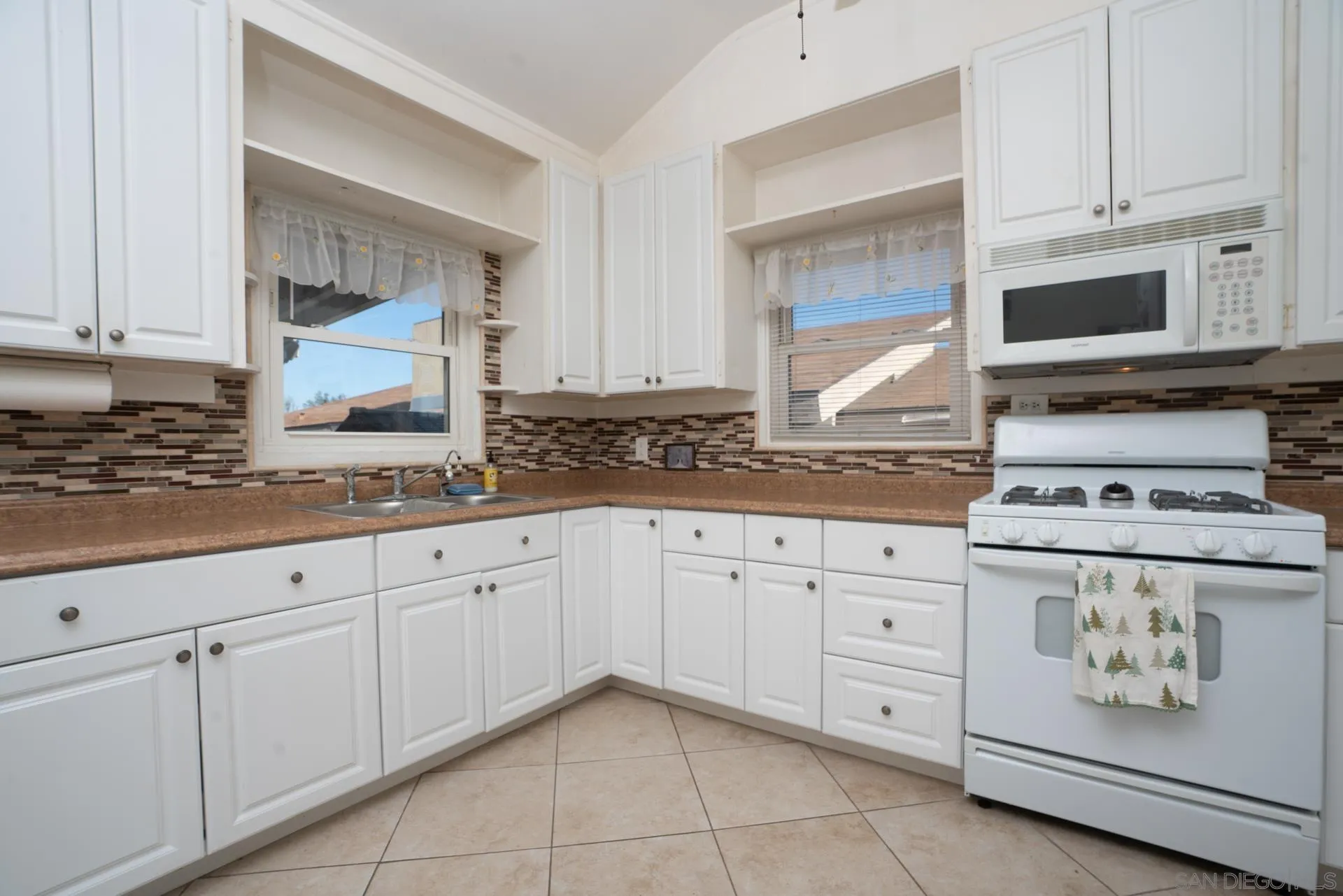 https://cdn.realtyfeed.com/cdn/127/250039186/2ac6b1ed2216280d5f11e2aa57b307c0.webp